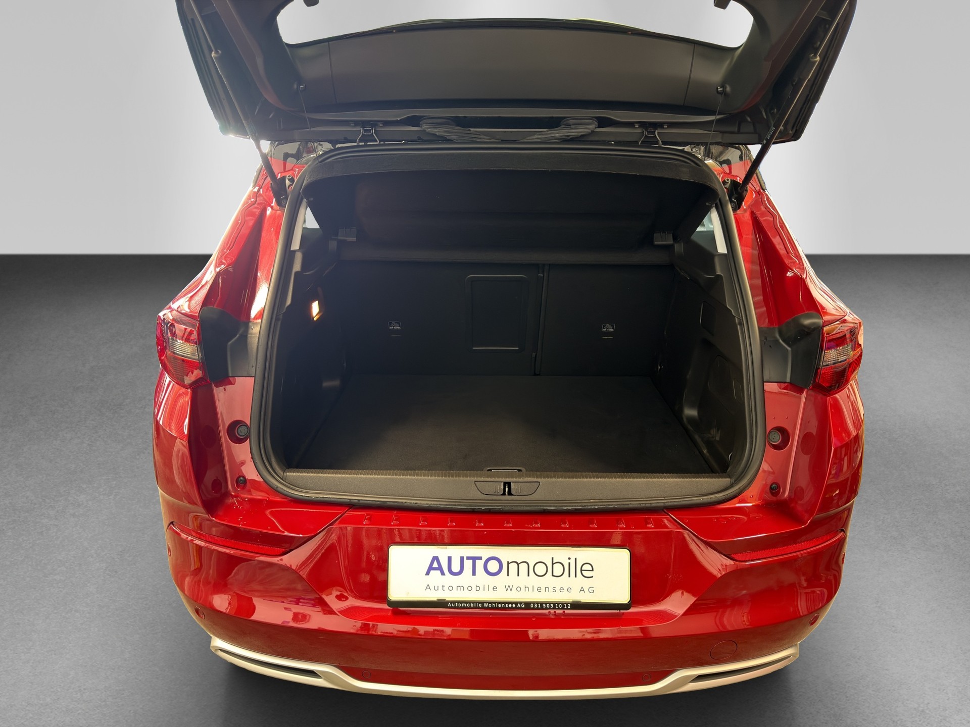 OPEL Grandland 1.6 Hybrid Elegance Automatik-image-16