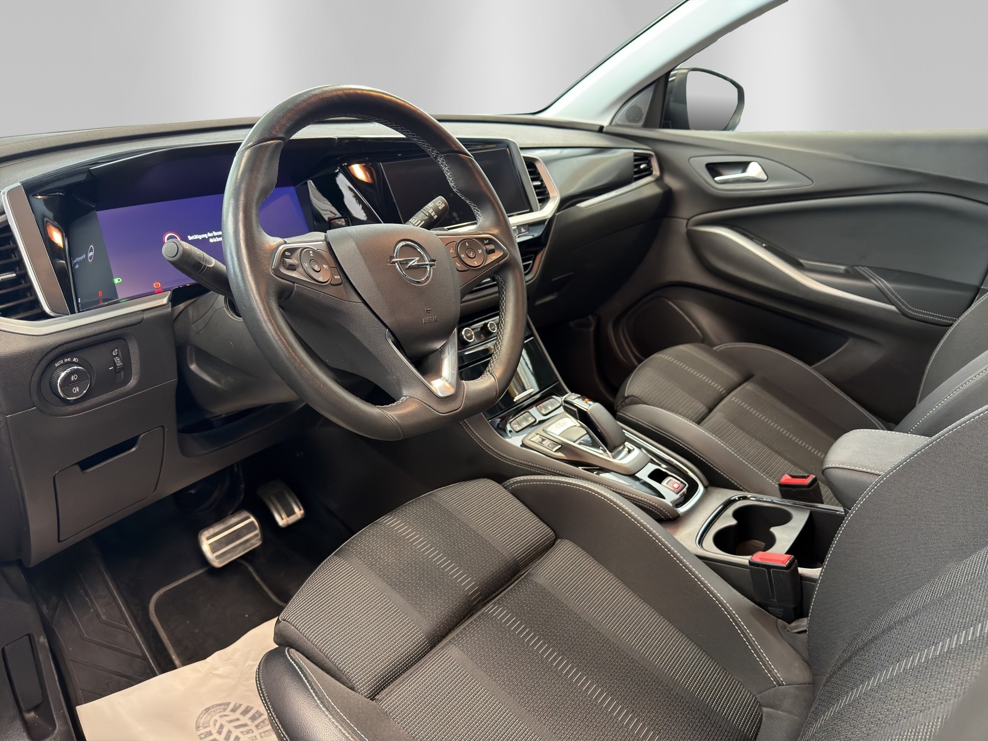OPEL Grandland 1.6 Hybrid Elegance Automatik-image-7