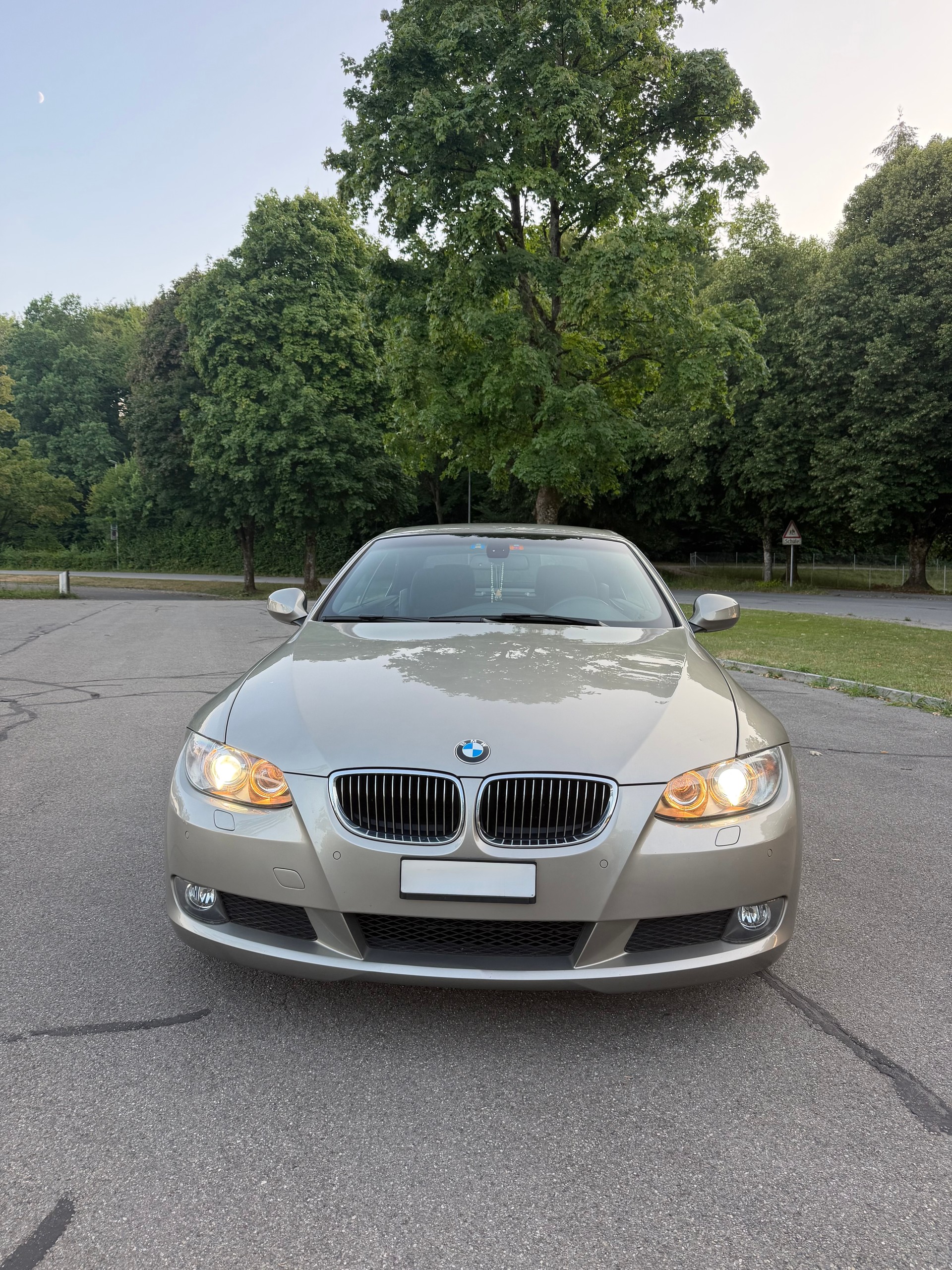 BMW 325i-image-4