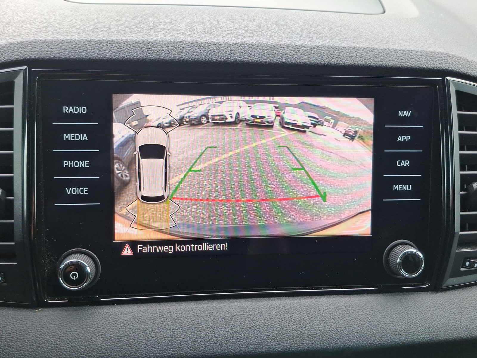 SKODA Karoq 1.5 TSI ACT SportLine DSG-image-14
