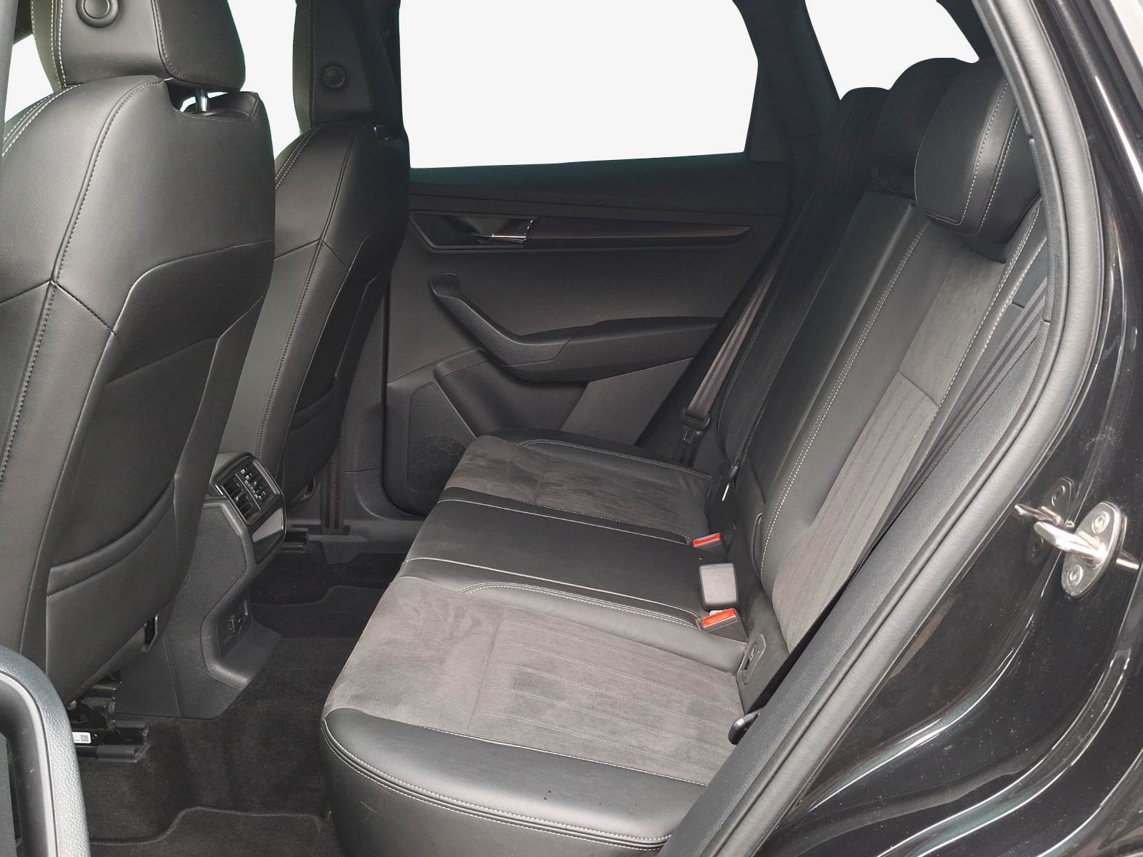 SKODA Karoq 1.5 TSI ACT SportLine DSG-image-11