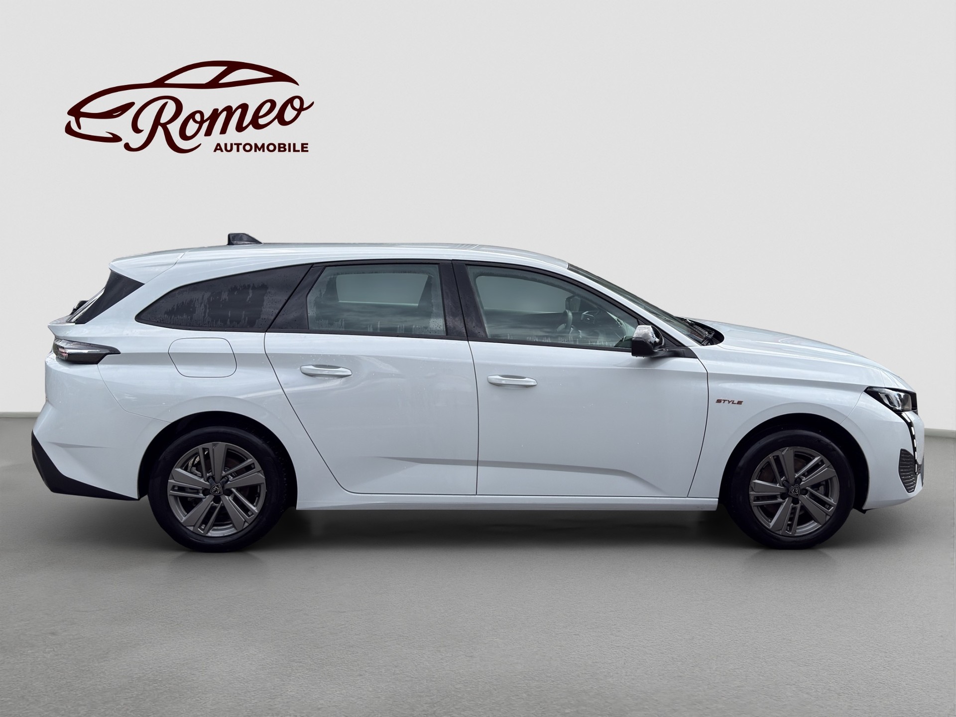 PEUGEOT 308 SW 1.2 Hybrid 136 Style ** Werkgarantie bis 5/2028 oder 100'000 km ** CH Auto ** 1. Hand ** Frisch ab Service **-image-5