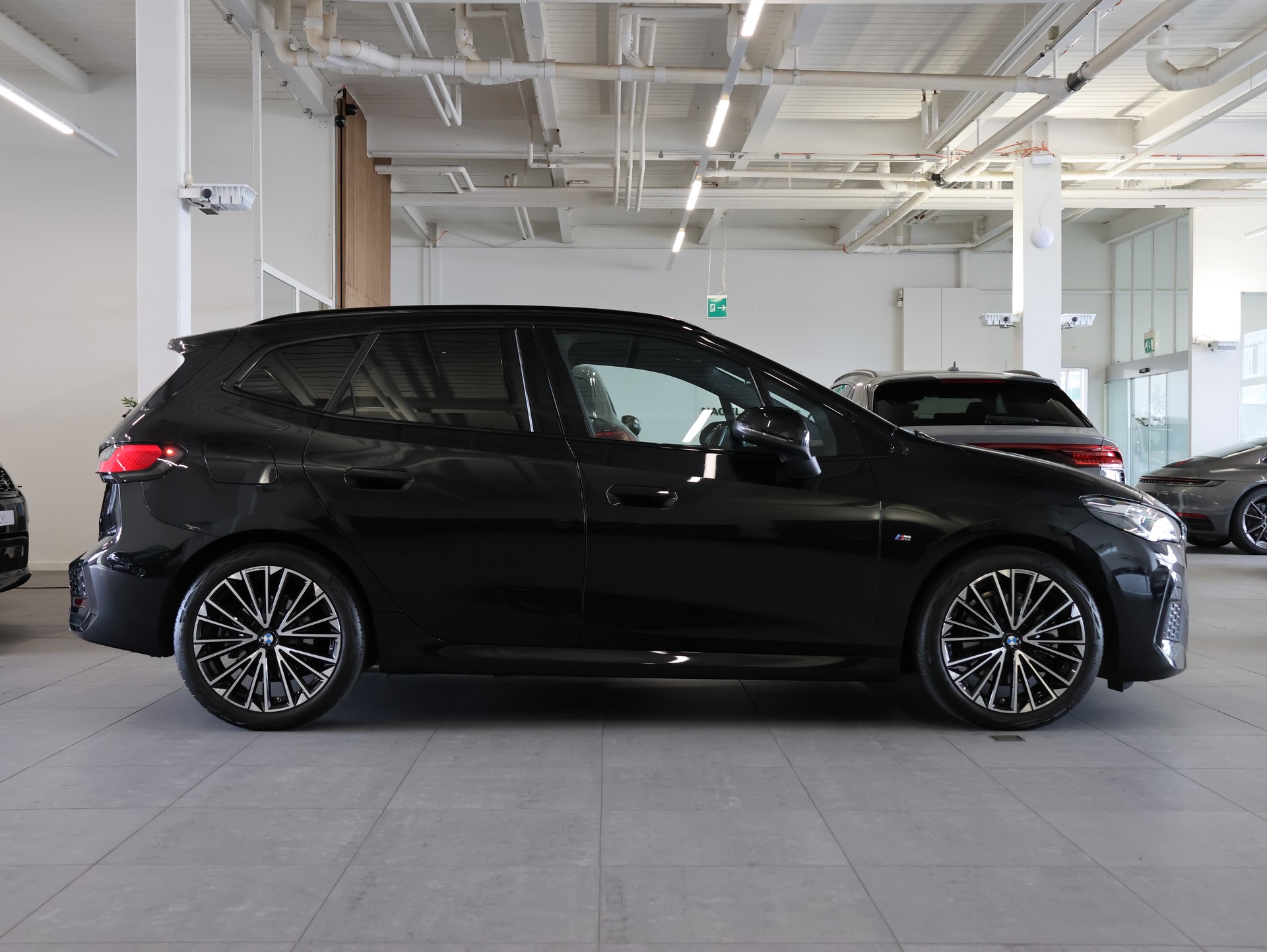 BMW 223i Active Tourer xDrive M Sport DKG *Panoramadach* *360 Kamera* *Harman/Kardon*-image-11