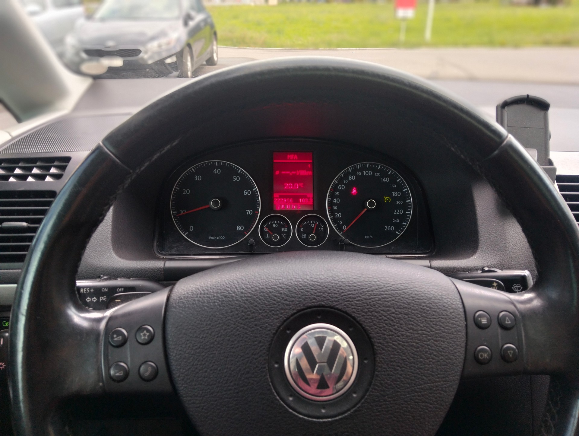 VW Touran 1.4 TSI Highline-image-2