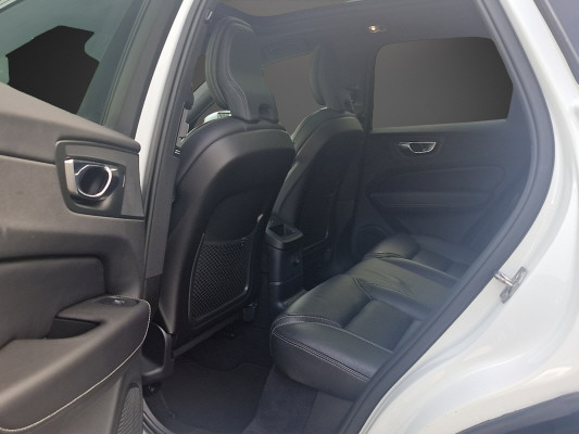 VOLVO XC60 T8 eAWD R-Design-image-11
