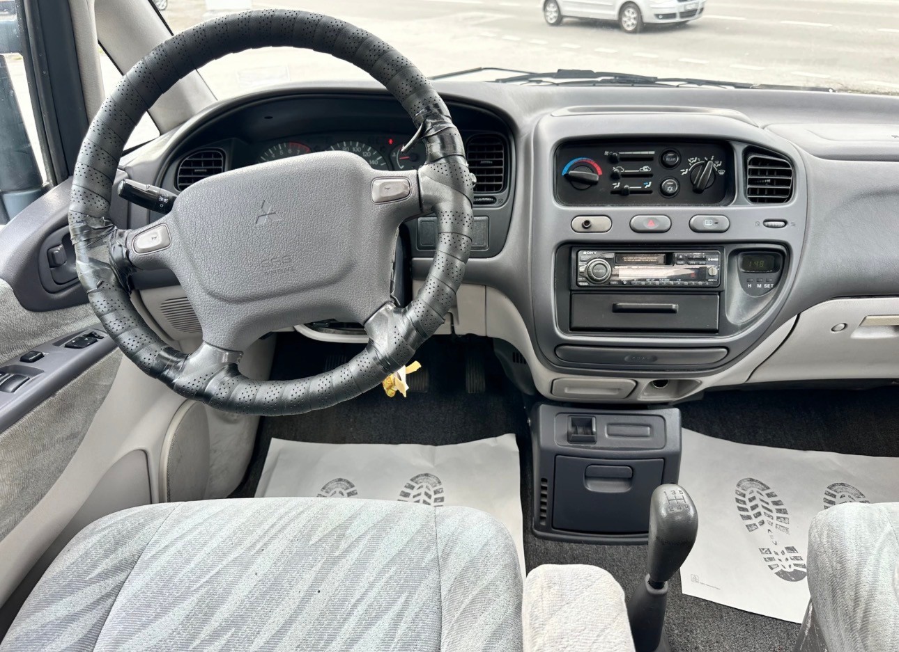 MITSUBISHI Space Gear 2.4 GLS Edit.-image-11