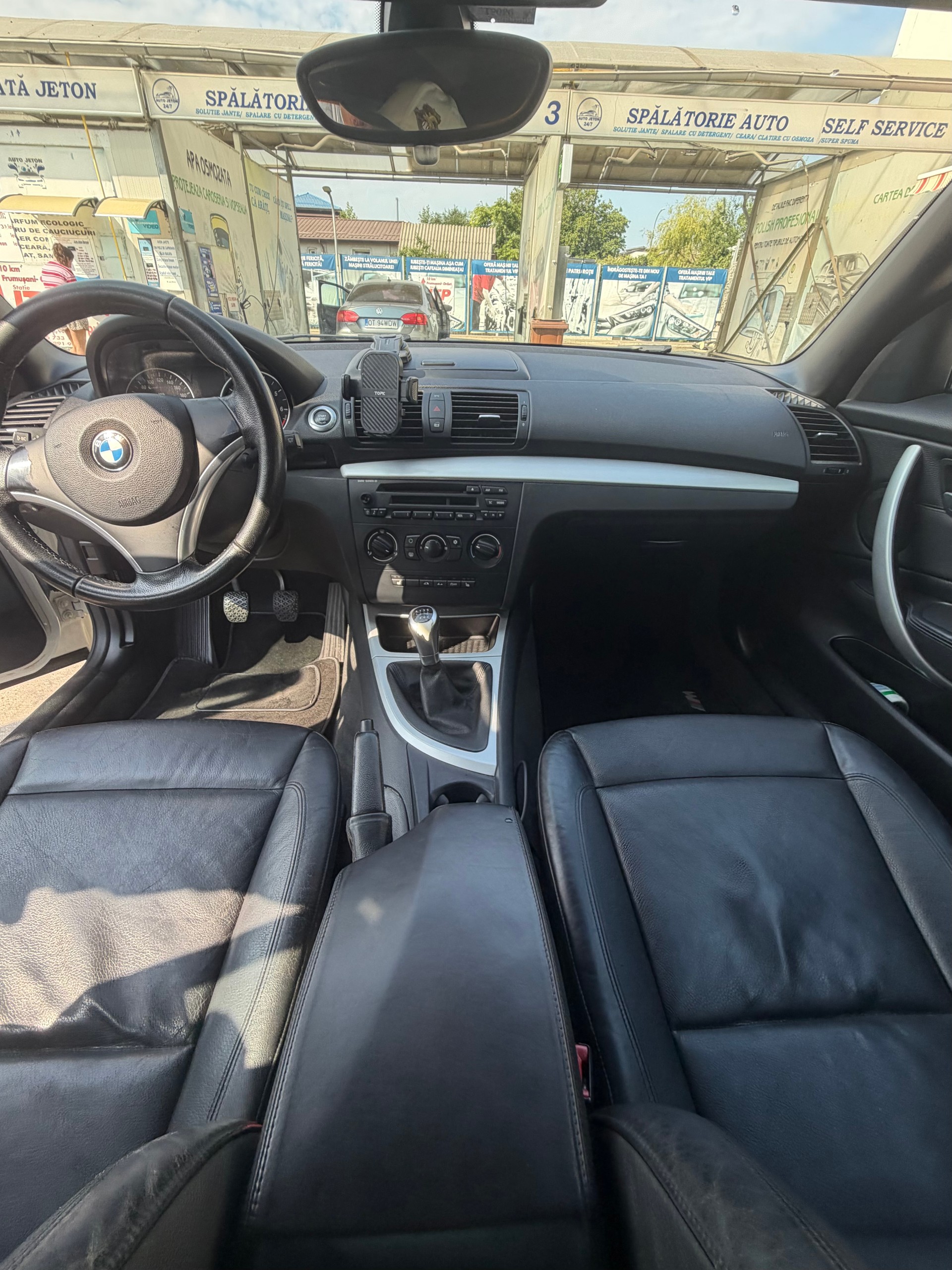 BMW 118i-image-4