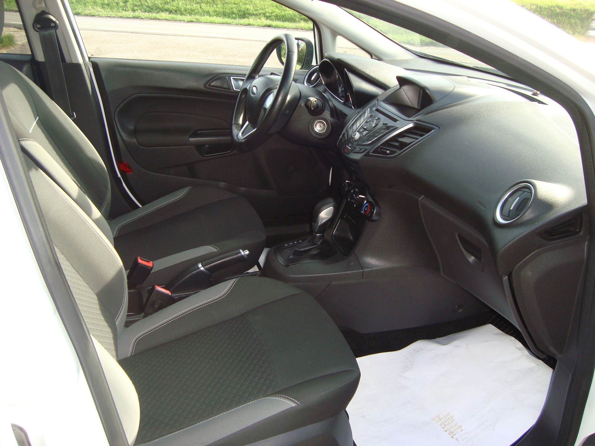 FORD Fiesta 1.0 SCTi Sync PowerShift-image-6