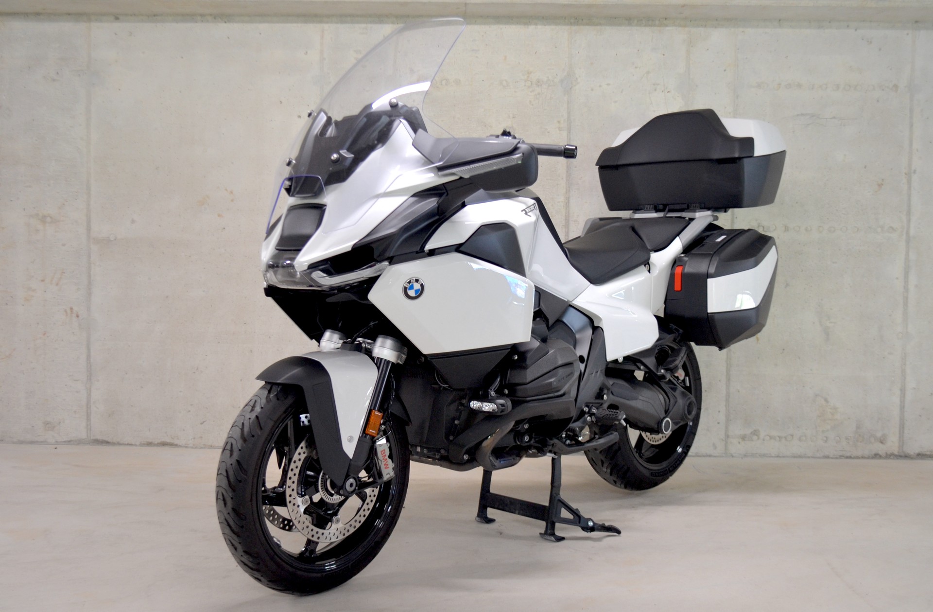 BMW R 1300 RT-showroom-element-1