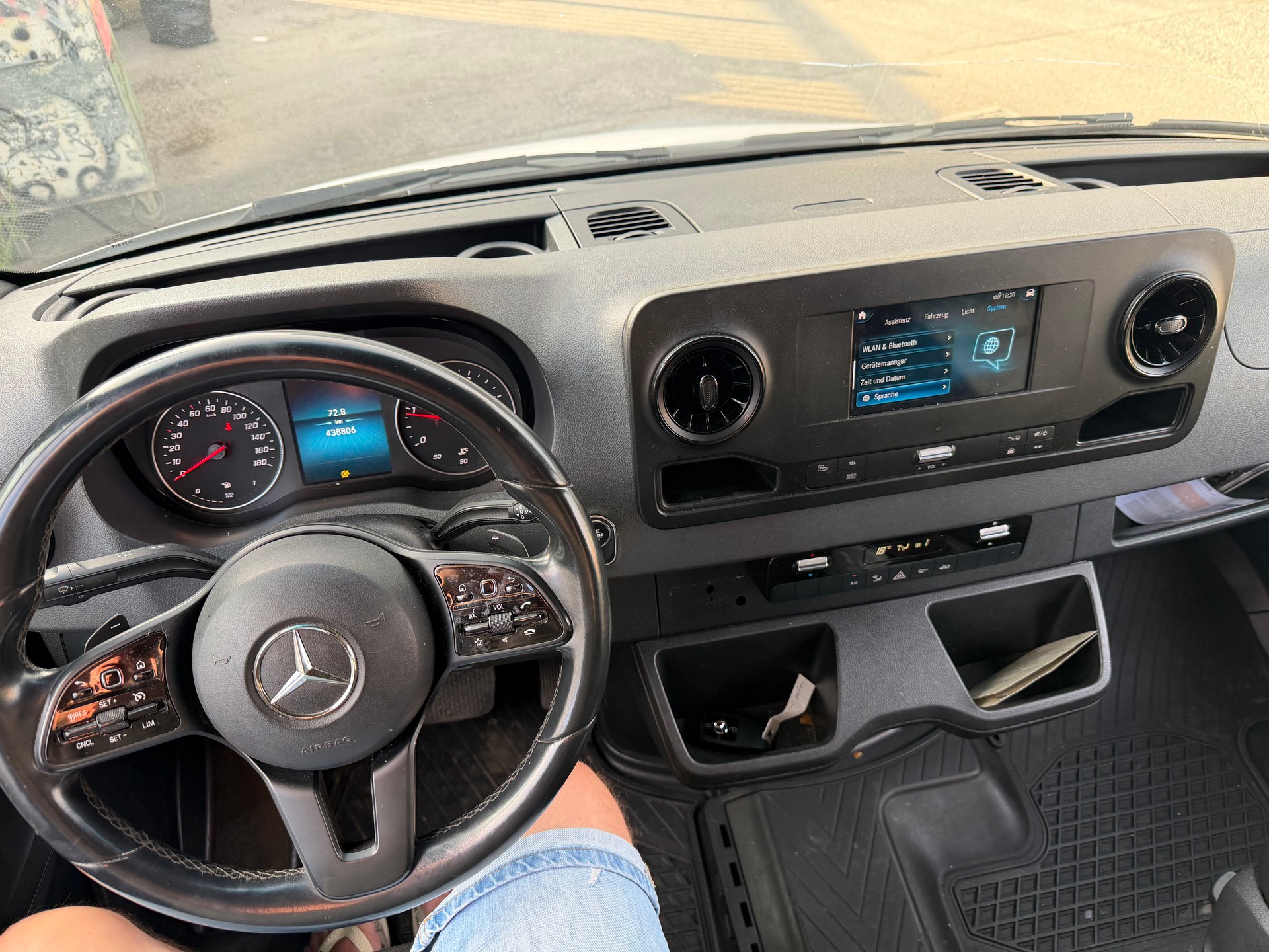 MERCEDES-BENZ Sprinter 317 CDI Lang 9G-TRONIC-image-9