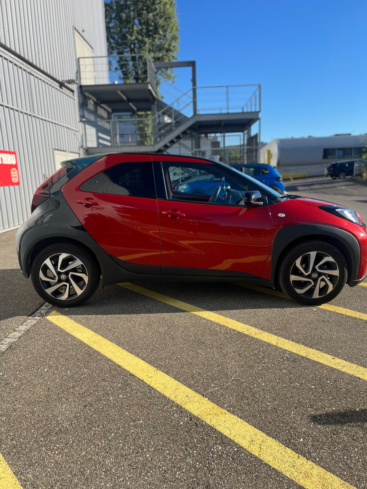 TOYOTA 1.0 VVT-i Trend-image-1