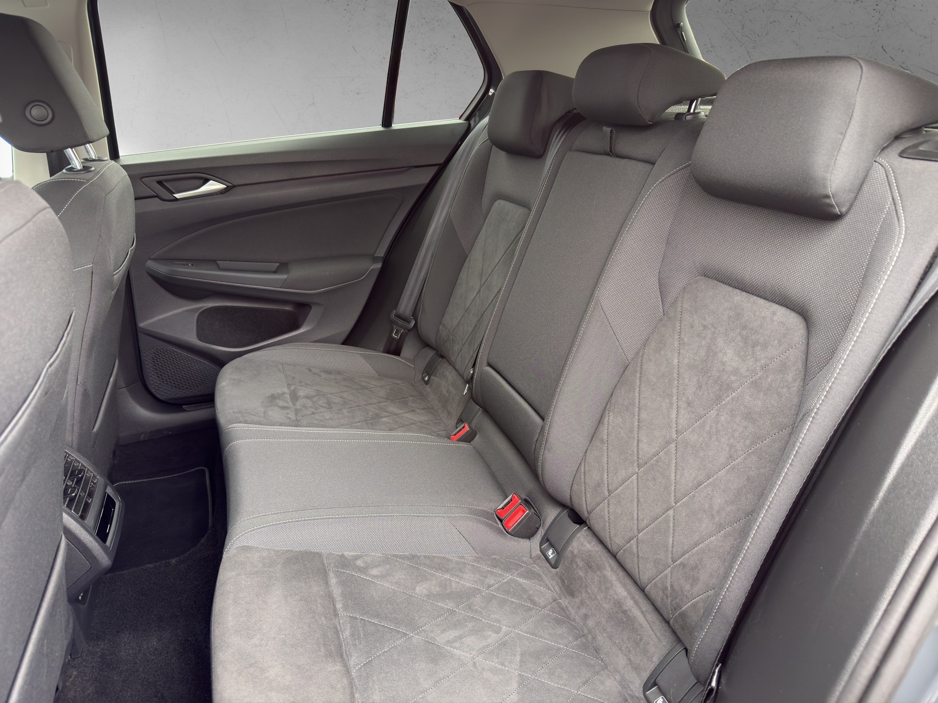 VW Golf 2.0 TSI Style DSG-image-9