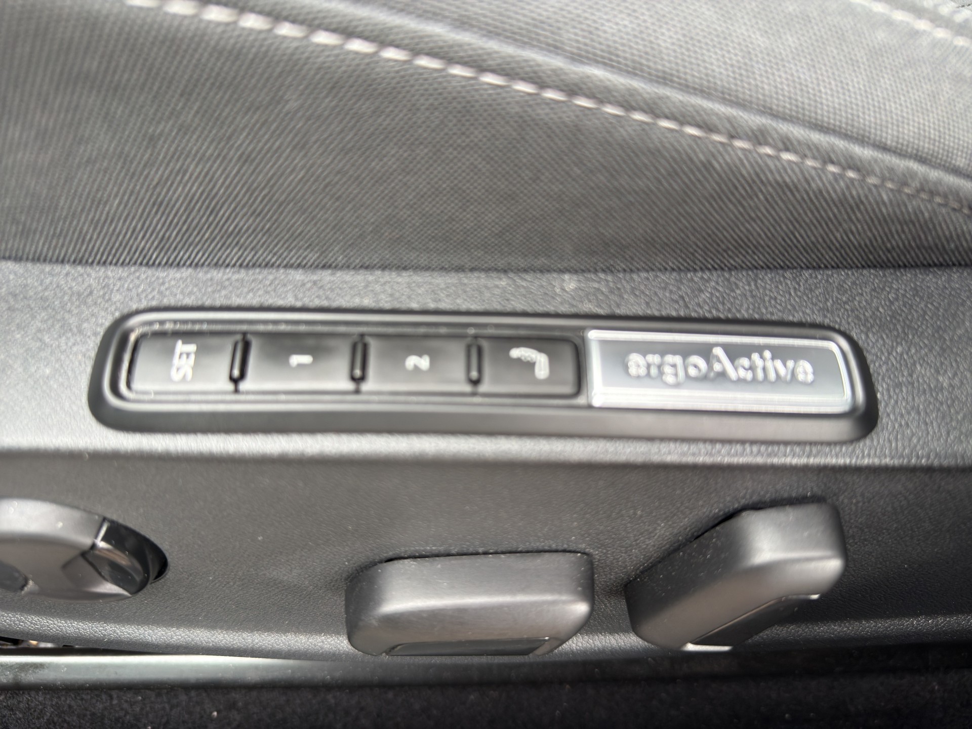 VW Golf 2.0 TSI Style DSG-image-10