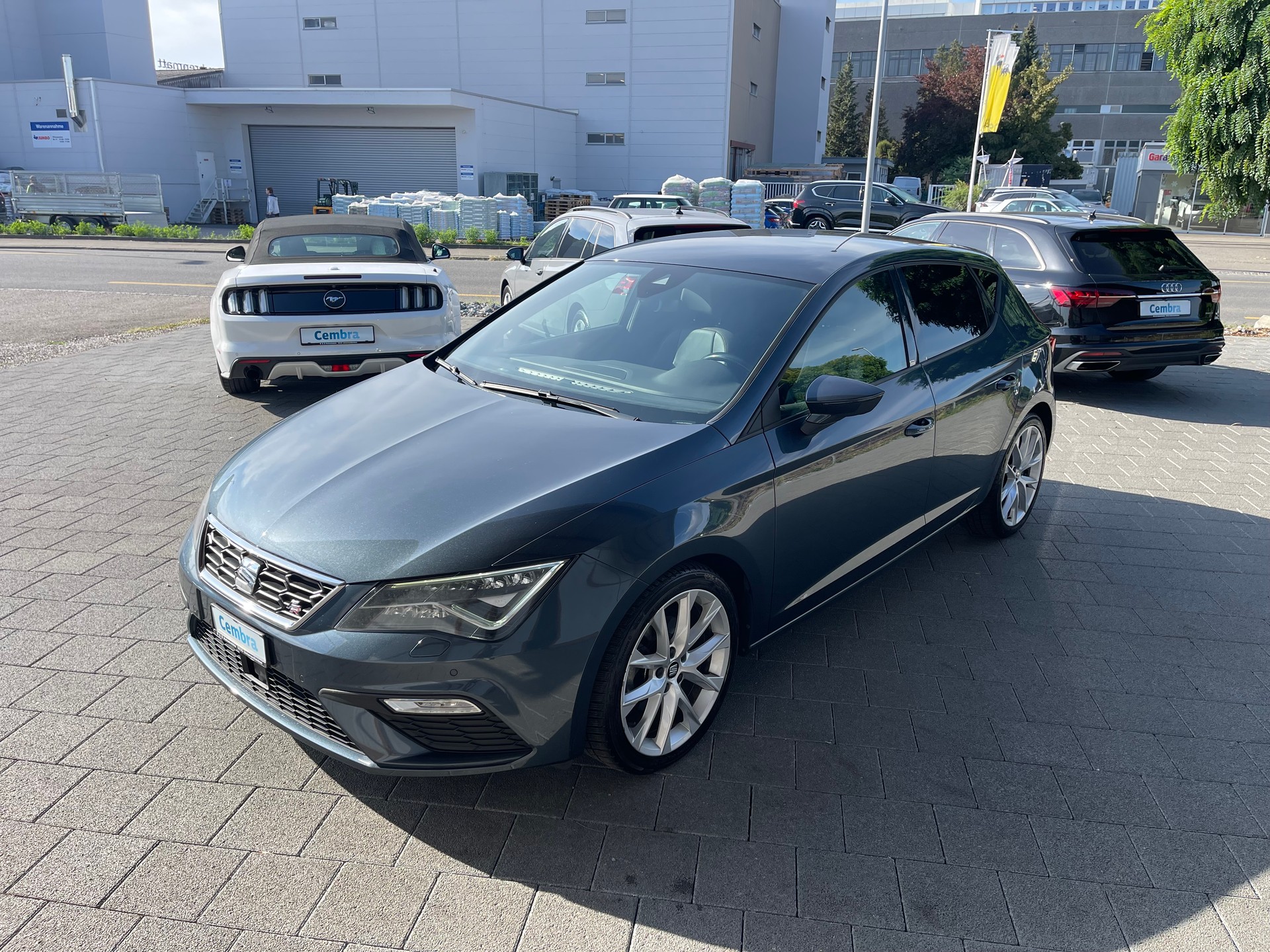 SEAT Leon 1.5 TSI EVO SWISS FR DSG-image-1