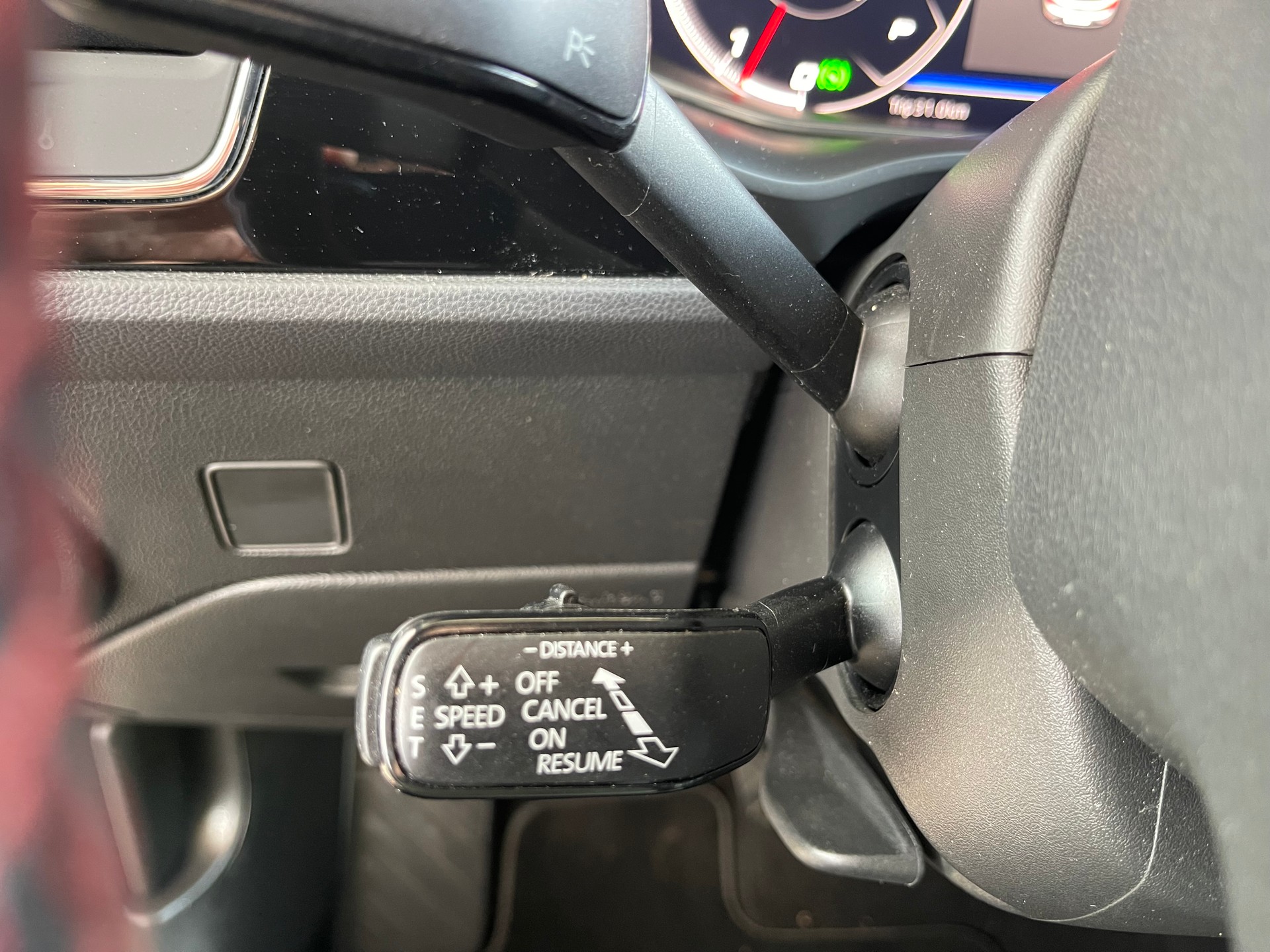 SEAT Leon 1.5 TSI EVO SWISS FR DSG-image-14