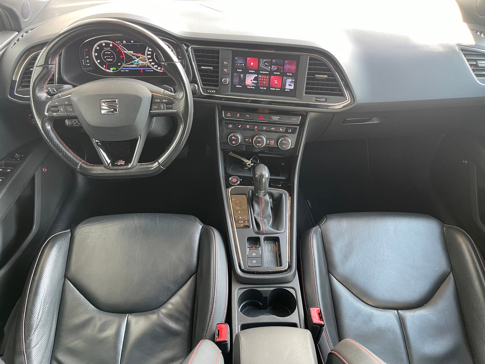 SEAT Leon 1.5 TSI EVO SWISS FR DSG-image-9
