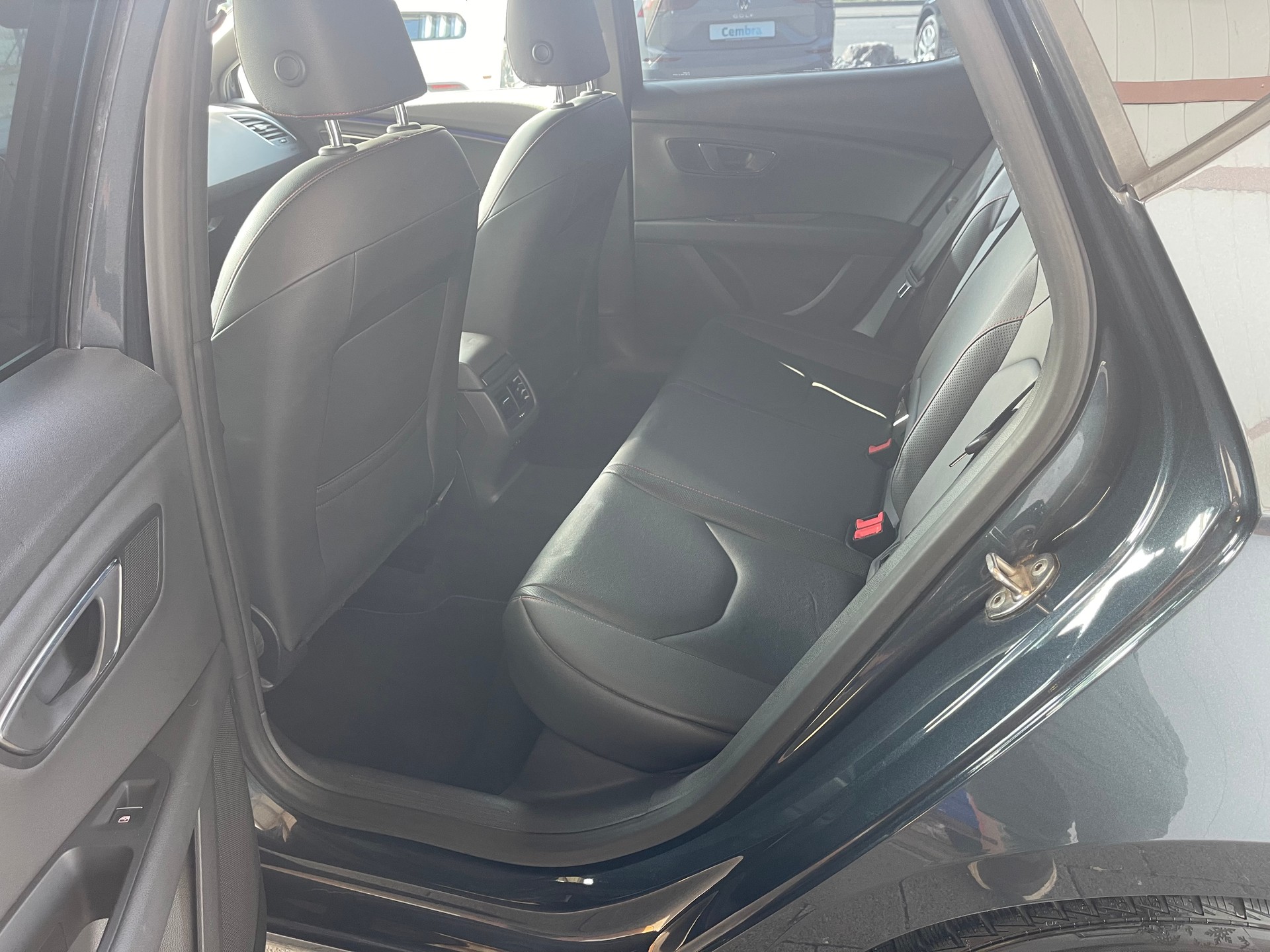 SEAT Leon 1.5 TSI EVO SWISS FR DSG-image-11