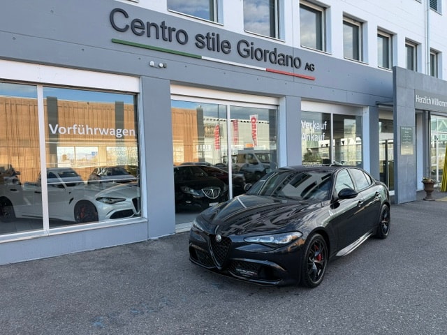 ALFA ROMEO Giulia 2.9 V6 Quadrifoglio 520PS "Akrapovic"