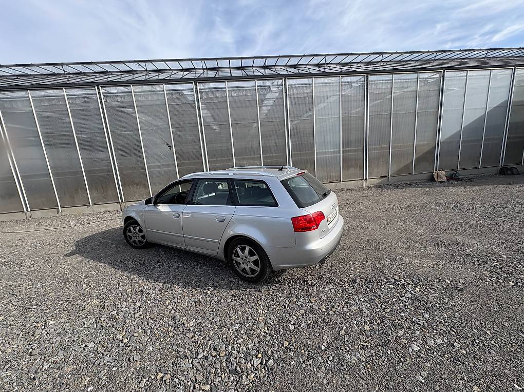 AUDI A4-image-2