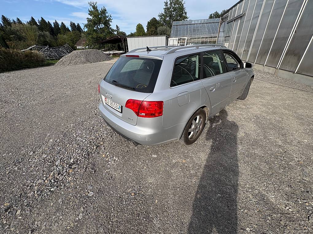 AUDI A4-image-1