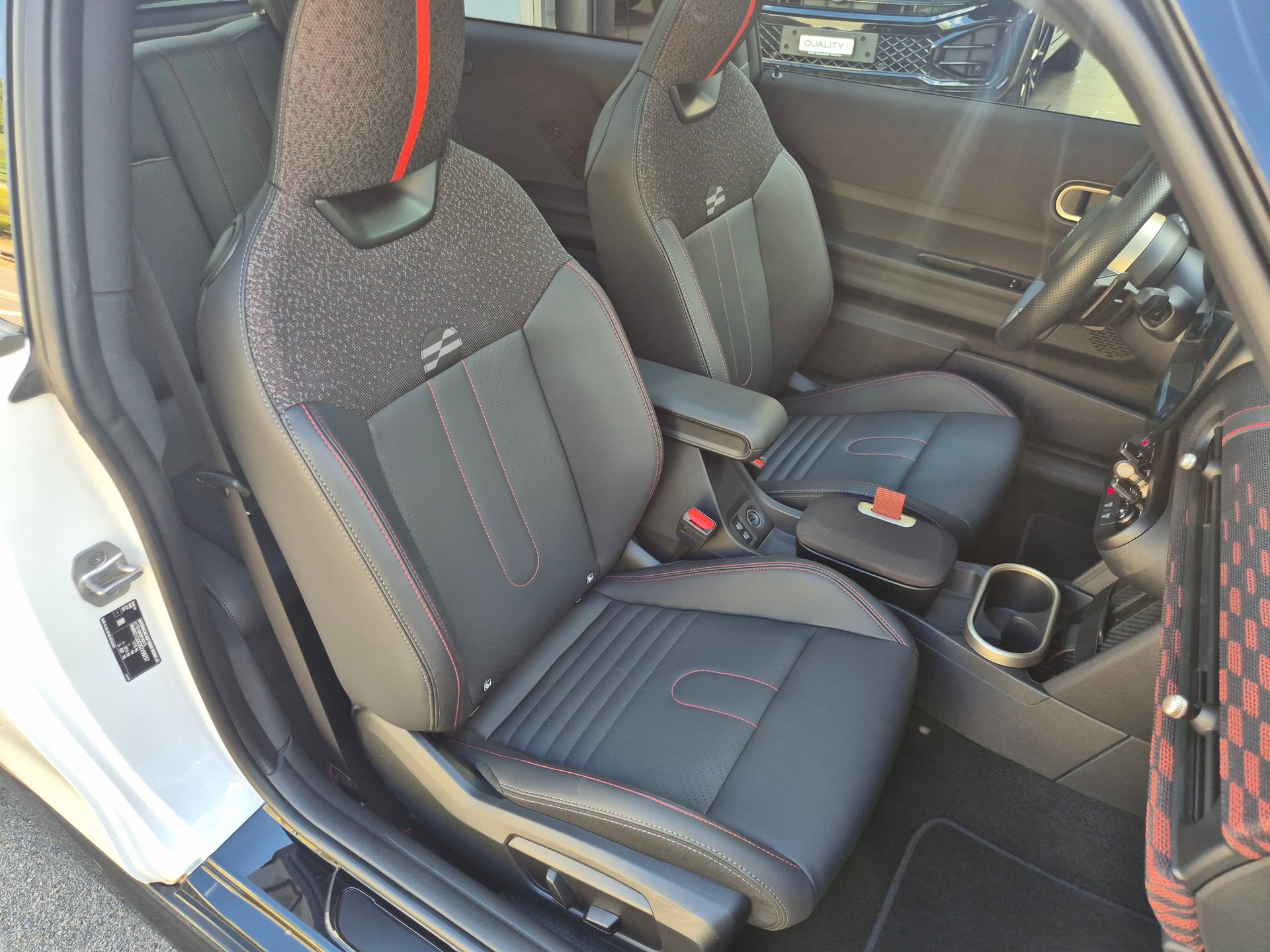 MINI Cooper John Cooper Works DKG-image-19