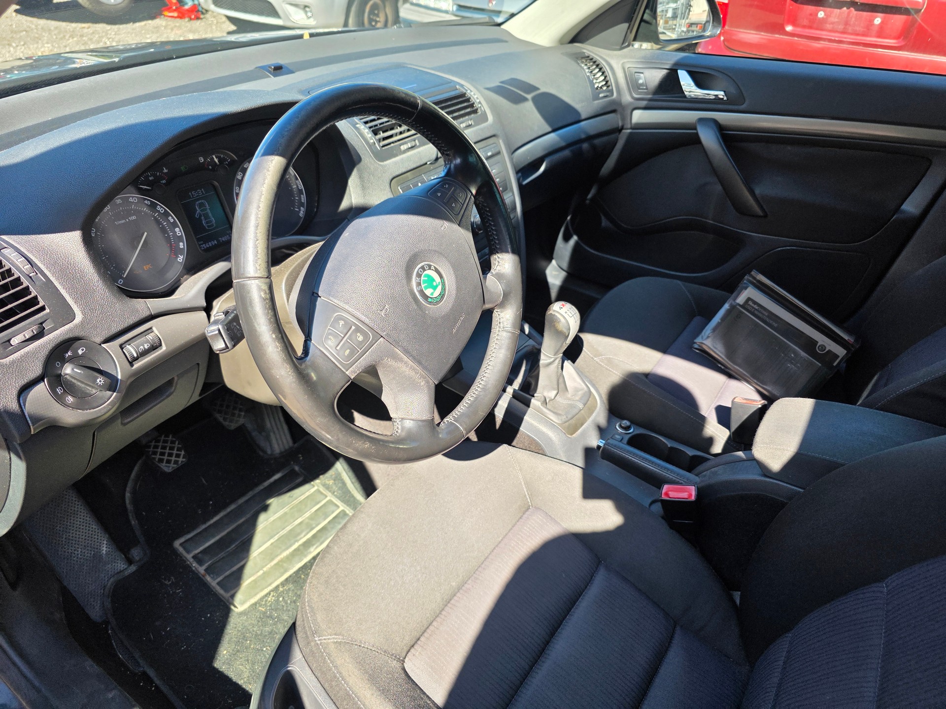 SKODA Octavia 2.0 FSI Adventure 4x4-image-6
