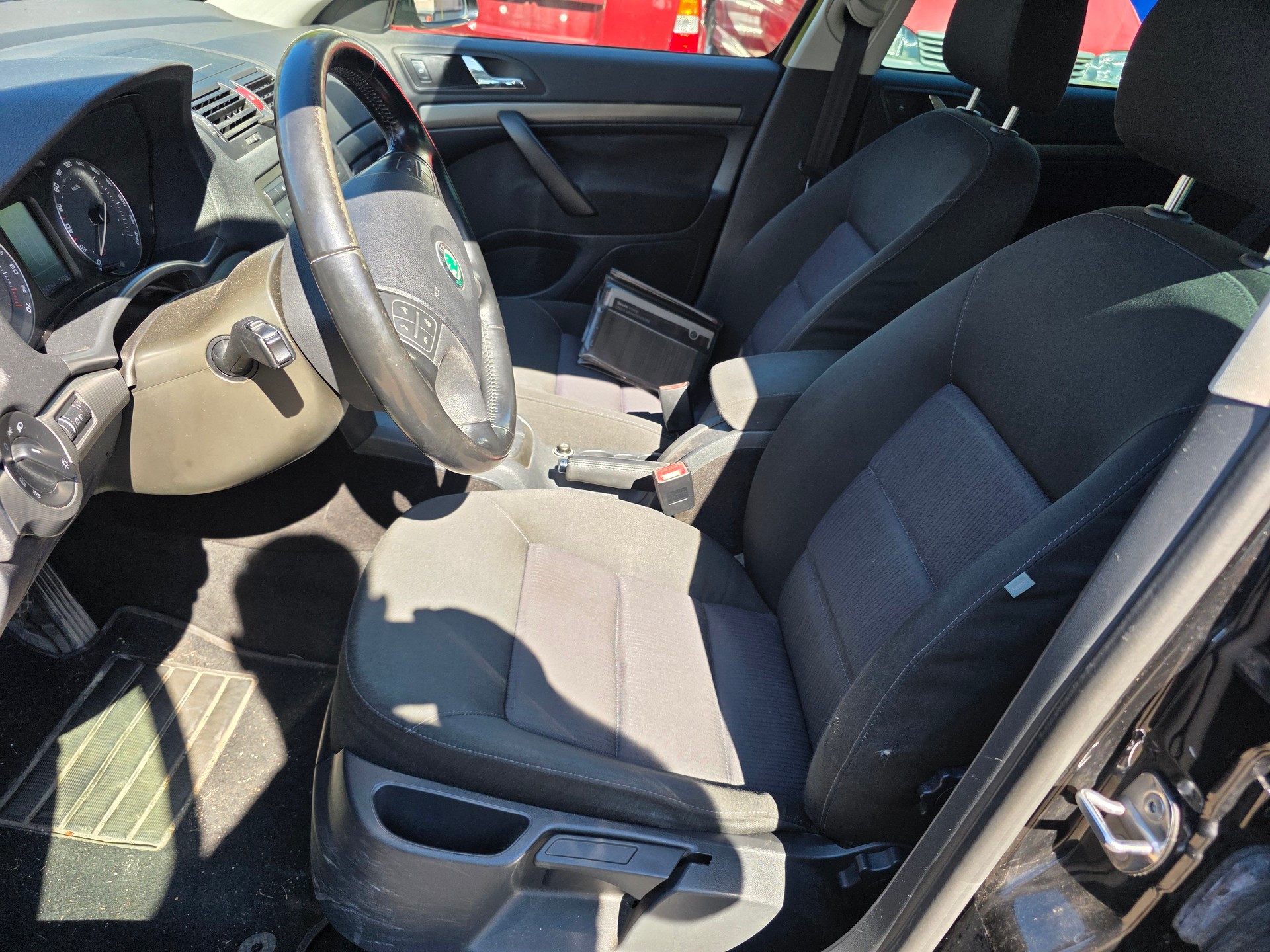 SKODA Octavia 2.0 FSI Adventure 4x4-image-7