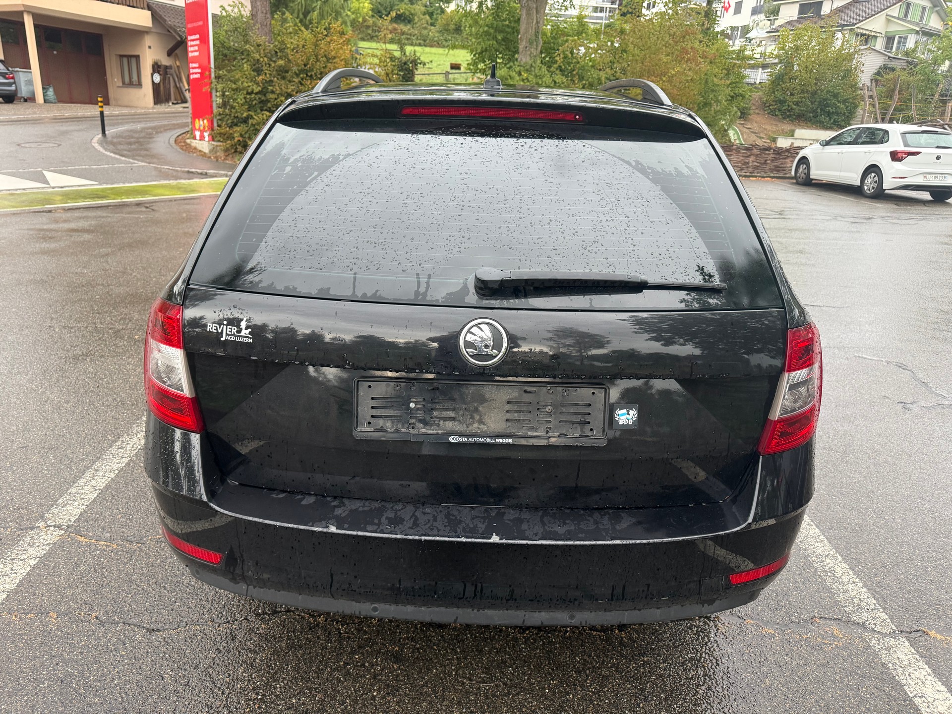 SKODA Octavia Combi 1.6 TDI Ambition-image-4