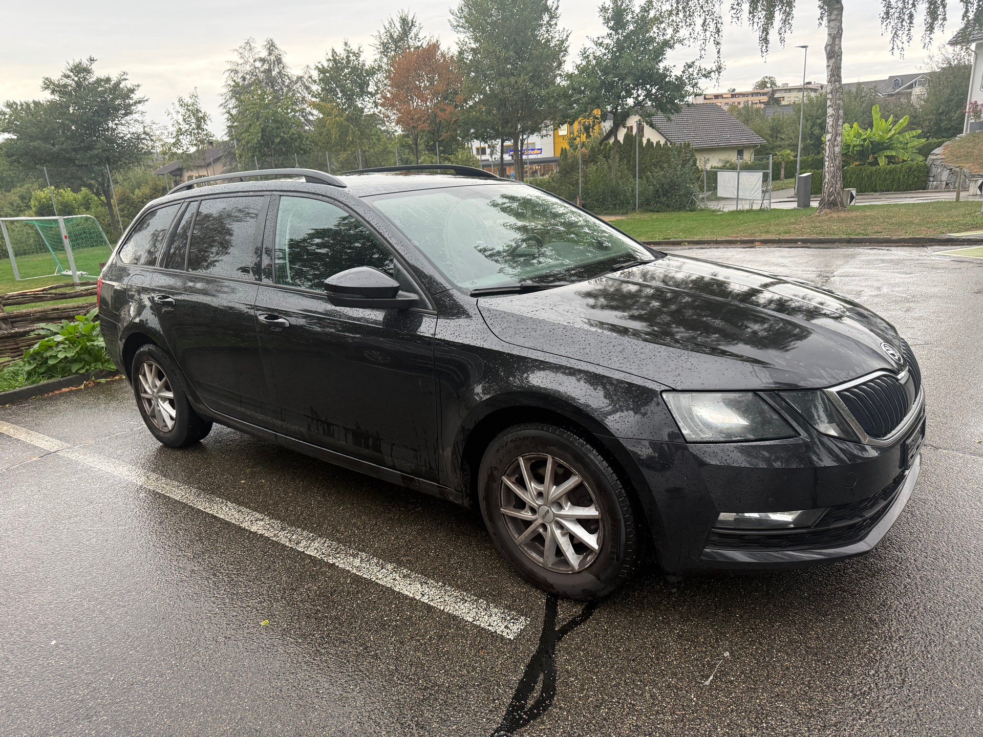 SKODA Octavia Combi 1.6 TDI Ambition-image-2