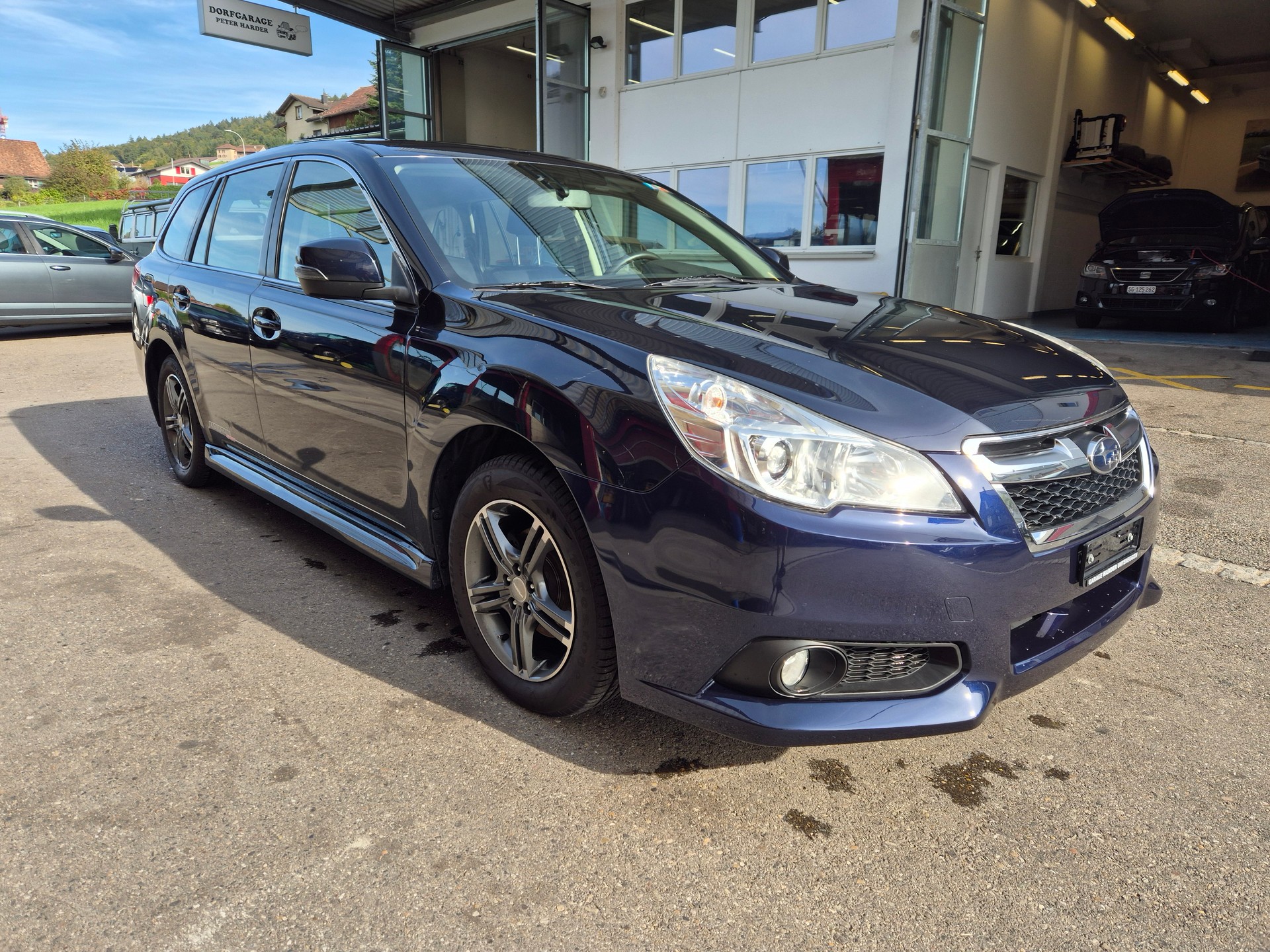 SUBARU Legacy 2.0i Swiss AWD Lineartronic-image-0