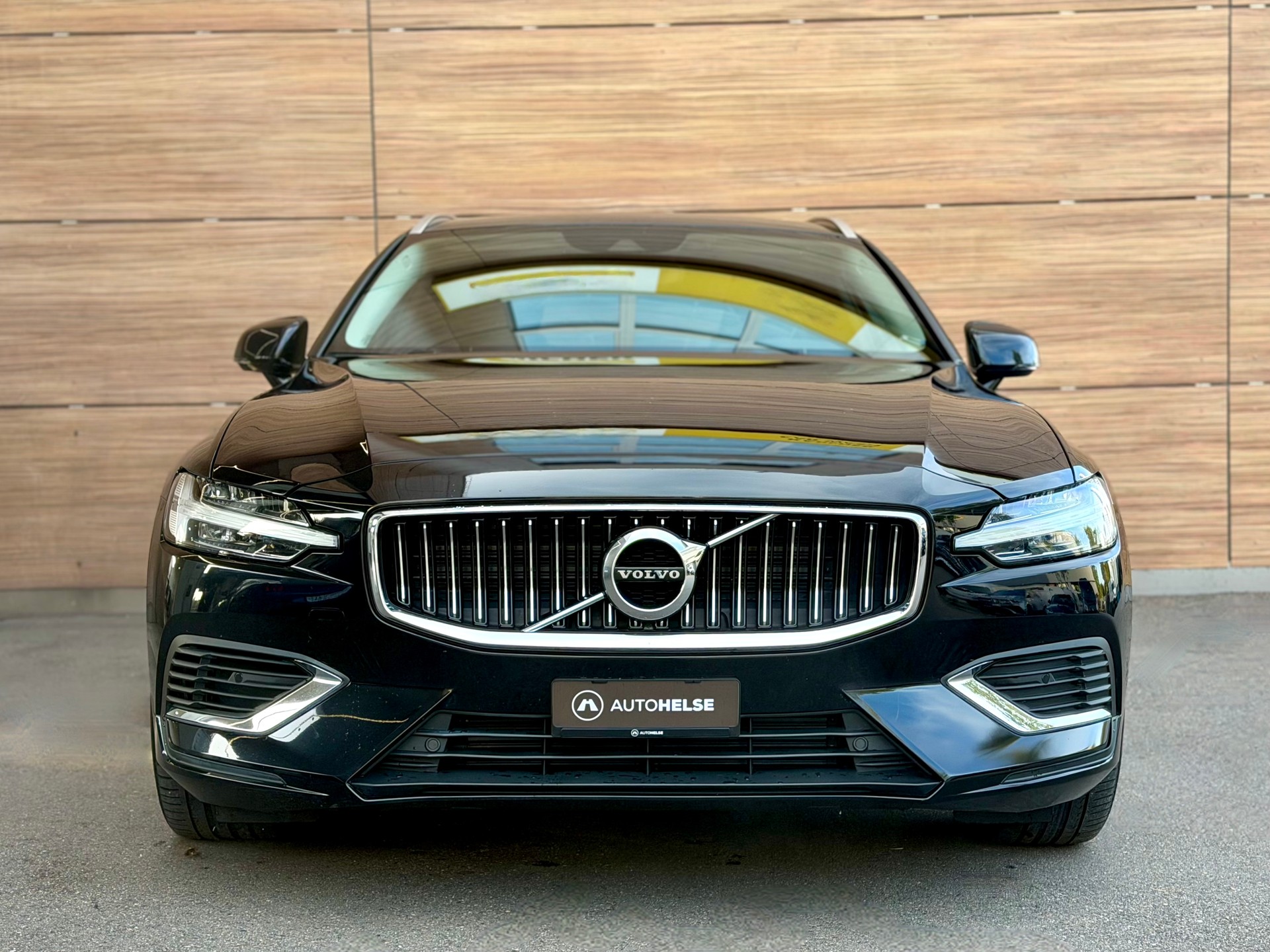 VOLVO V60 T6 eAWD Twin Engine Inscription Geartronic - CH Fahrzeug - 10 Jahre/150000 Km Gratis Service --image-2