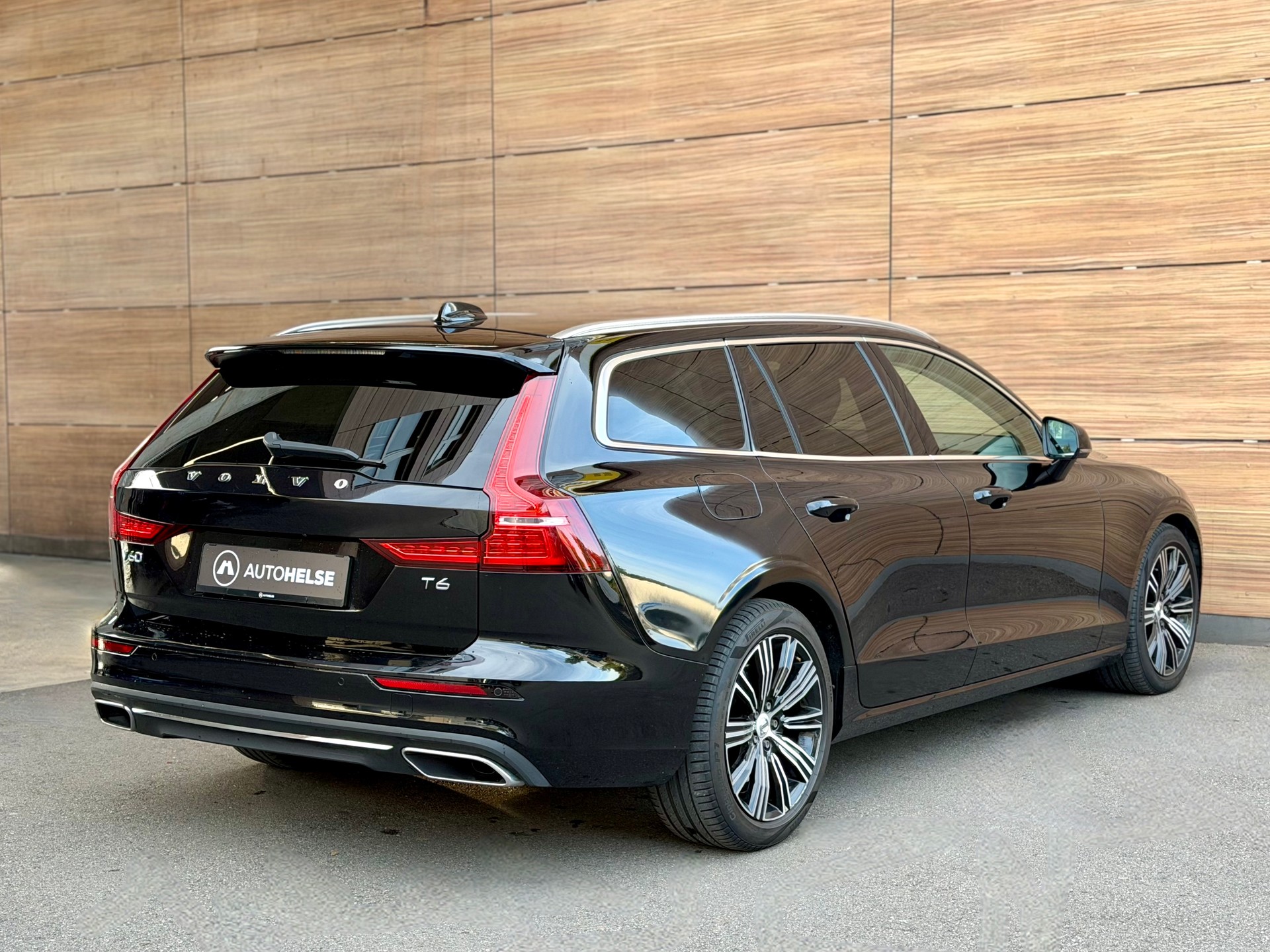 VOLVO V60 T6 eAWD Twin Engine Inscription Geartronic - CH Fahrzeug - 10 Jahre/150000 Km Gratis Service --image-5