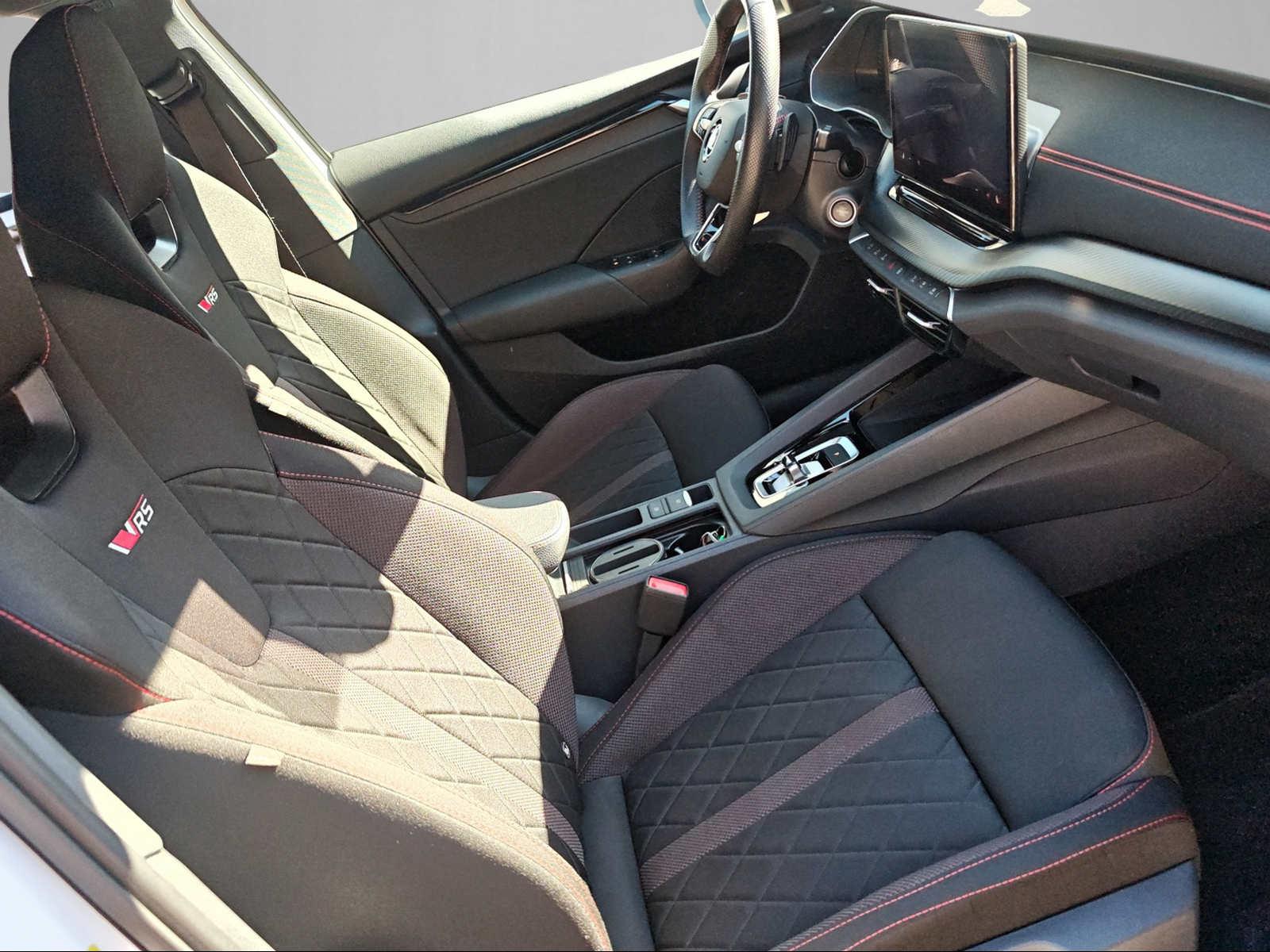 SKODA Octavia Combi 2.0 TSI RS DSG-image-8