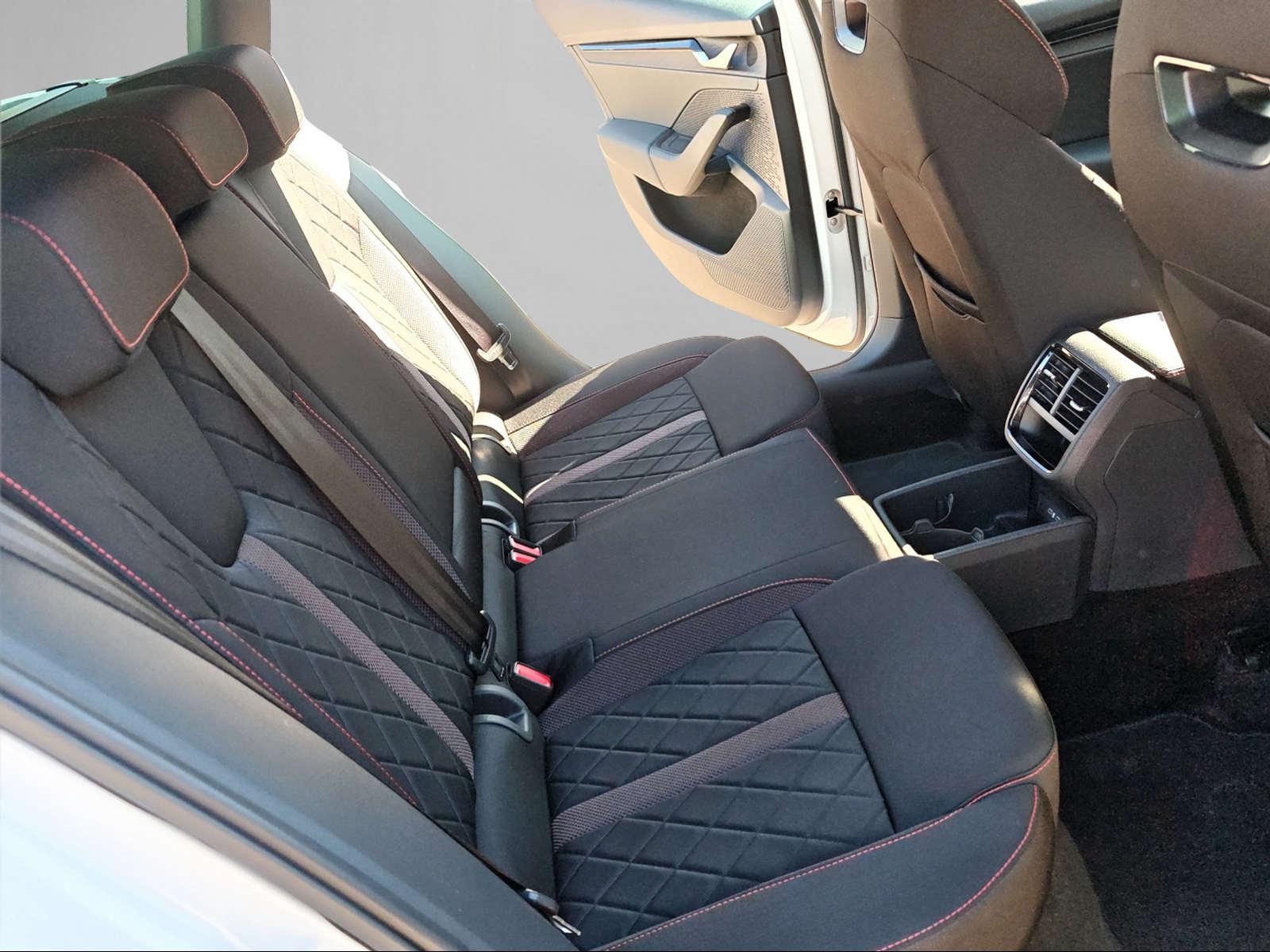SKODA Octavia Combi 2.0 TSI RS DSG-image-14
