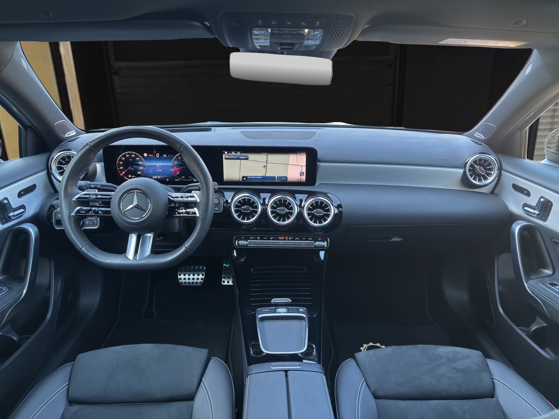 MERCEDES-BENZ A 250 AMG Line 4m-image-10