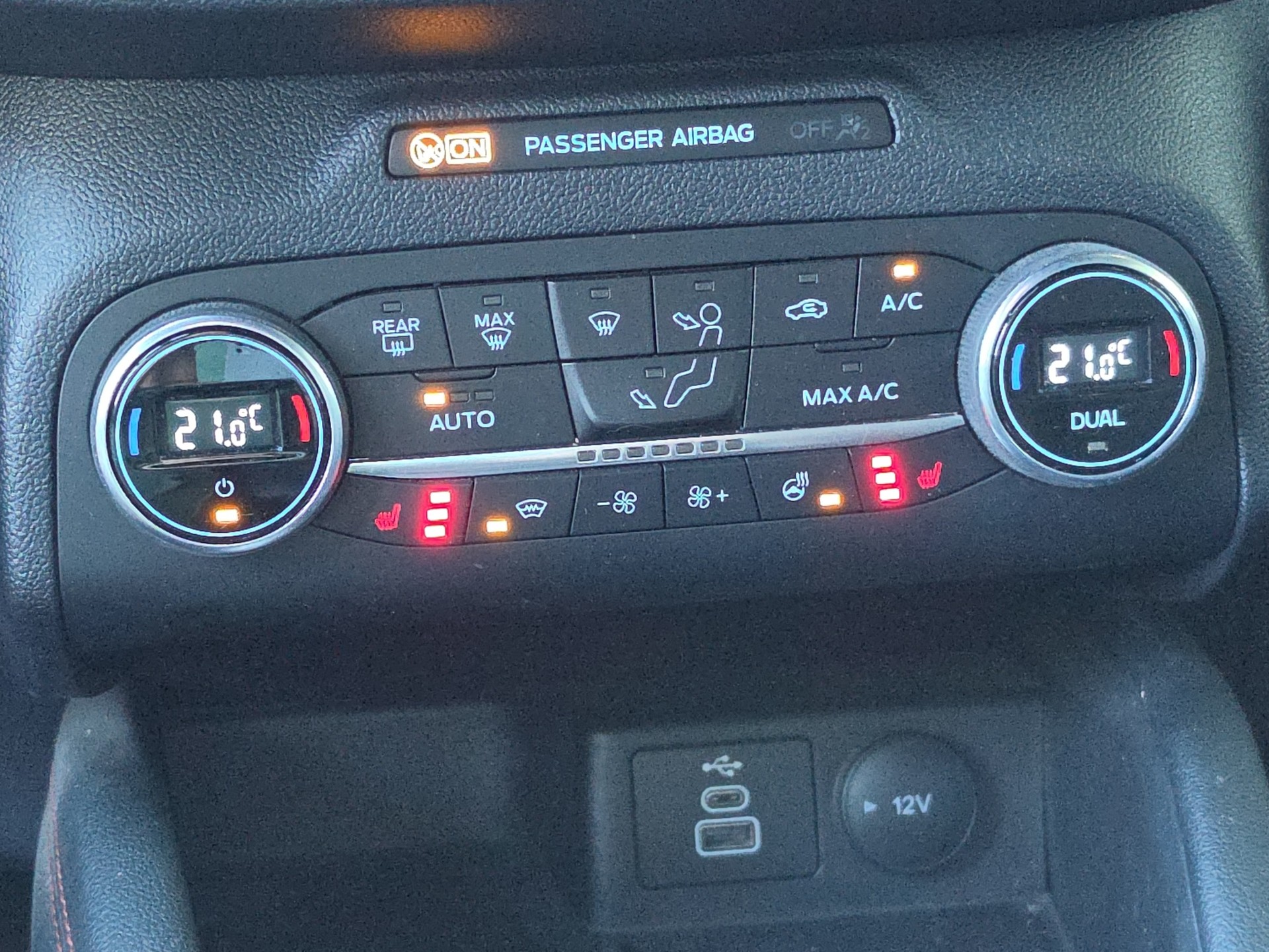 FORD Kuga 2.5 Hybrid ST-Line X 4x4-image-28