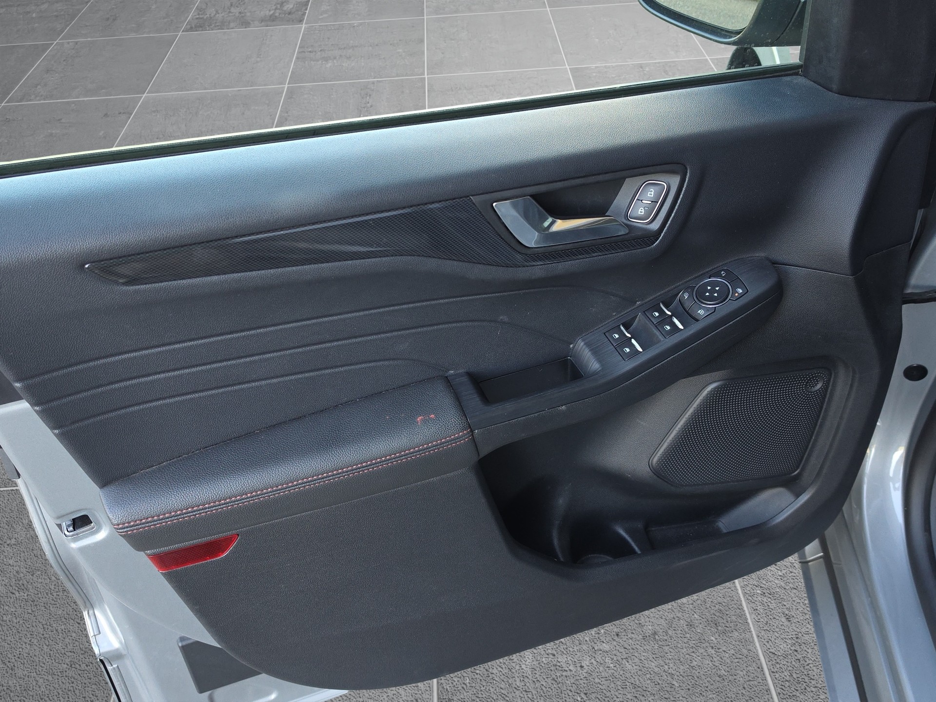 FORD Kuga 2.5 Hybrid ST-Line X 4x4-image-13