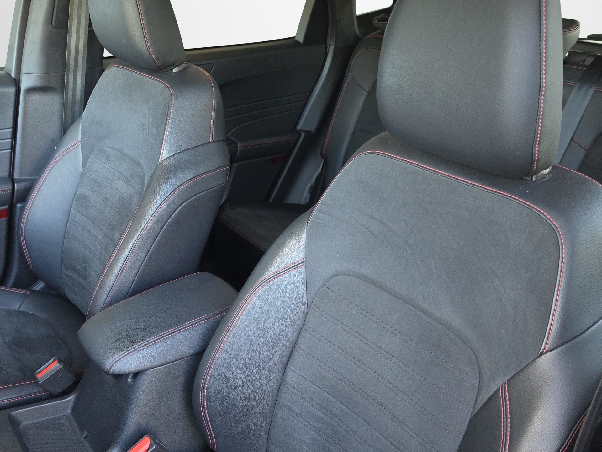 FORD Kuga 2.5 Hybrid ST-Line X 4x4-image-15