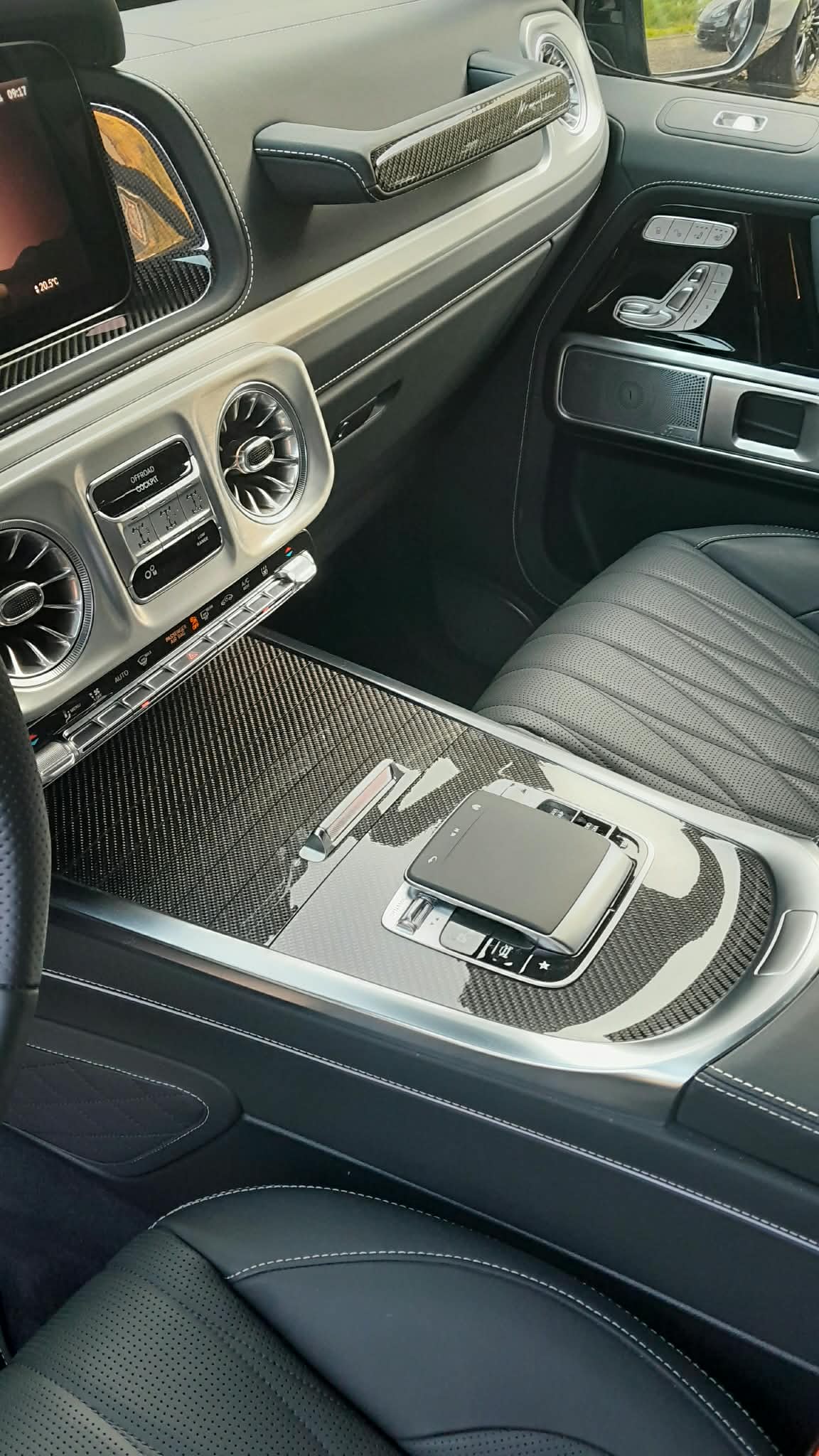 MERCEDES-BENZ G 63 AMG-image-7