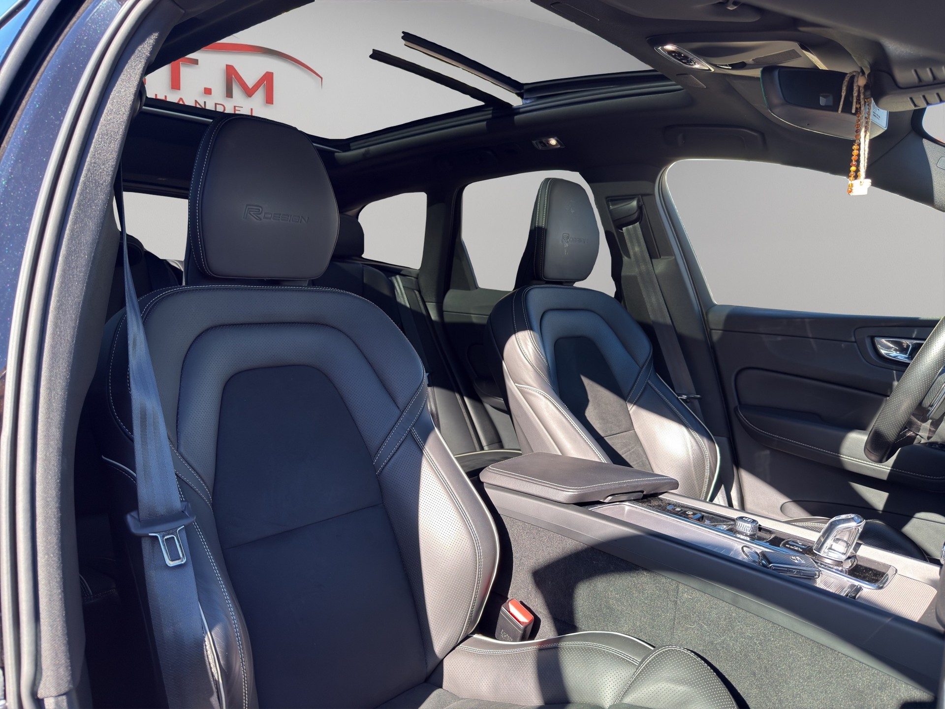 VOLVO XC60 T8 eAWD R-Design Geartronic-image-21