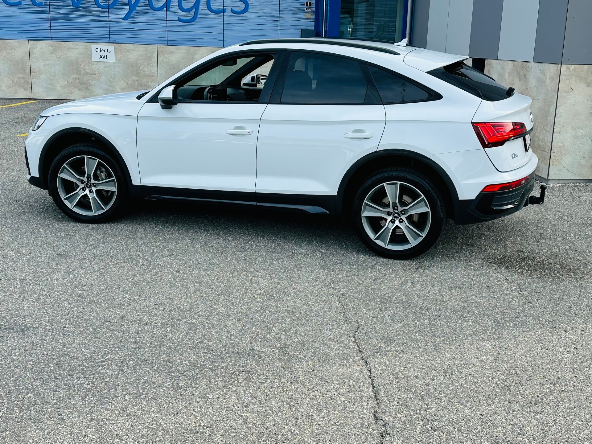 AUDI Q5 Sportback 40 TDI advanced quattro S-tronic-image-13