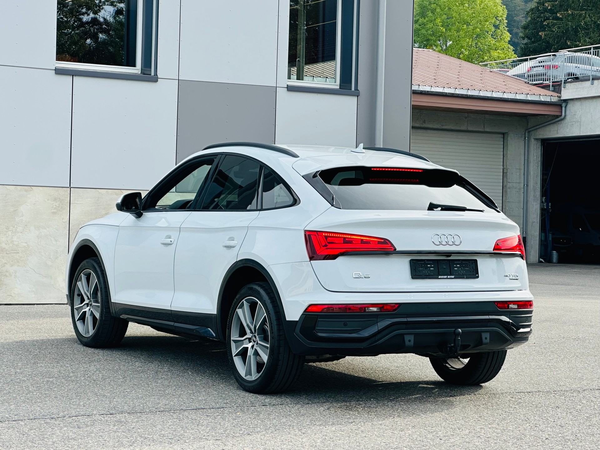 AUDI Q5 Sportback 40 TDI advanced quattro S-tronic-image-12