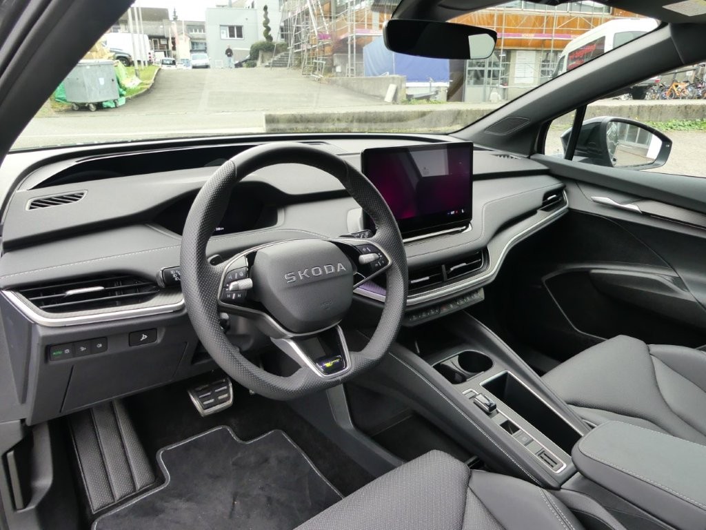SKODA Enyaq 4x4 RS-image-6