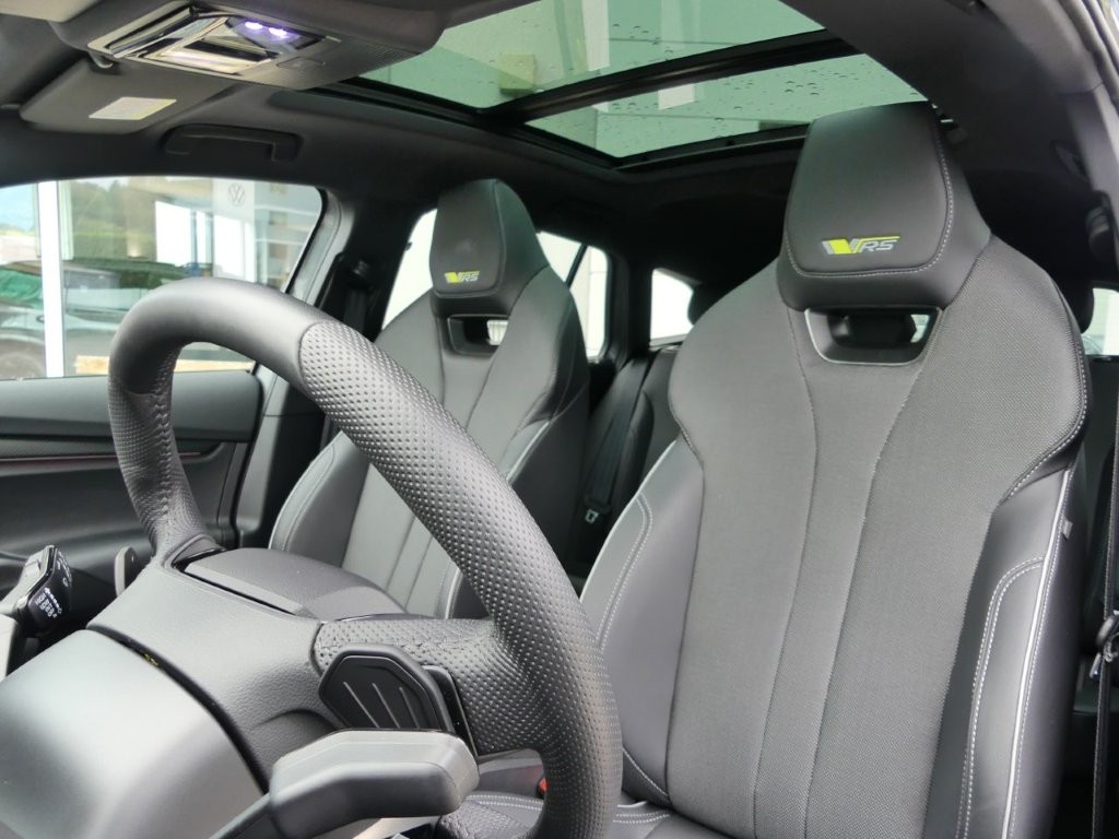 SKODA Enyaq 4x4 RS-image-9