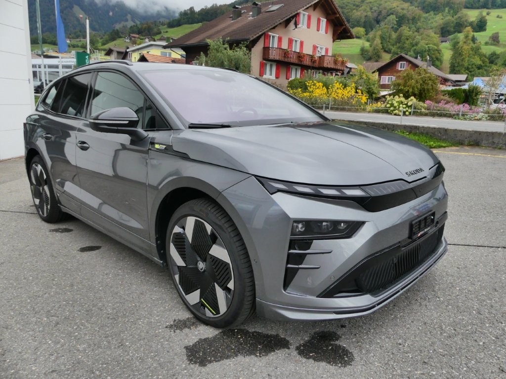 SKODA Enyaq 4x4 RS-image-4
