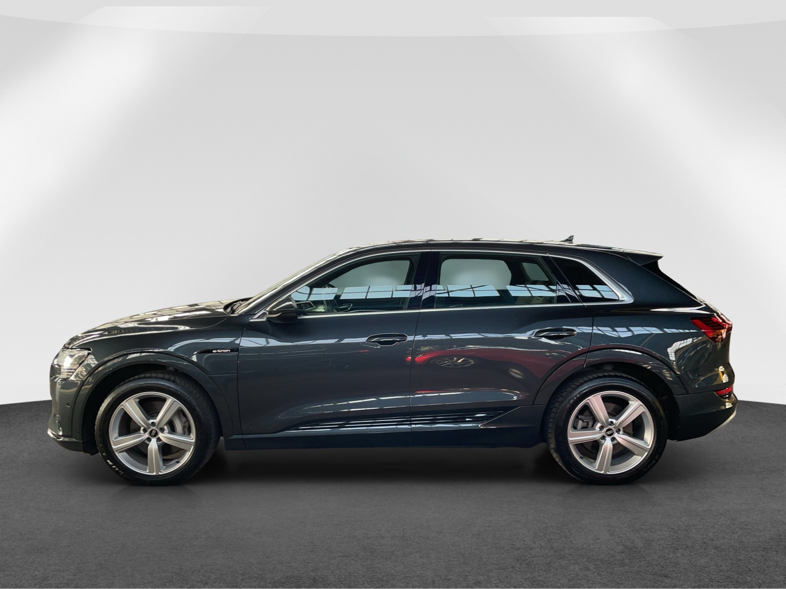 AUDI e-tron 55 Advanced quattro-image-3
