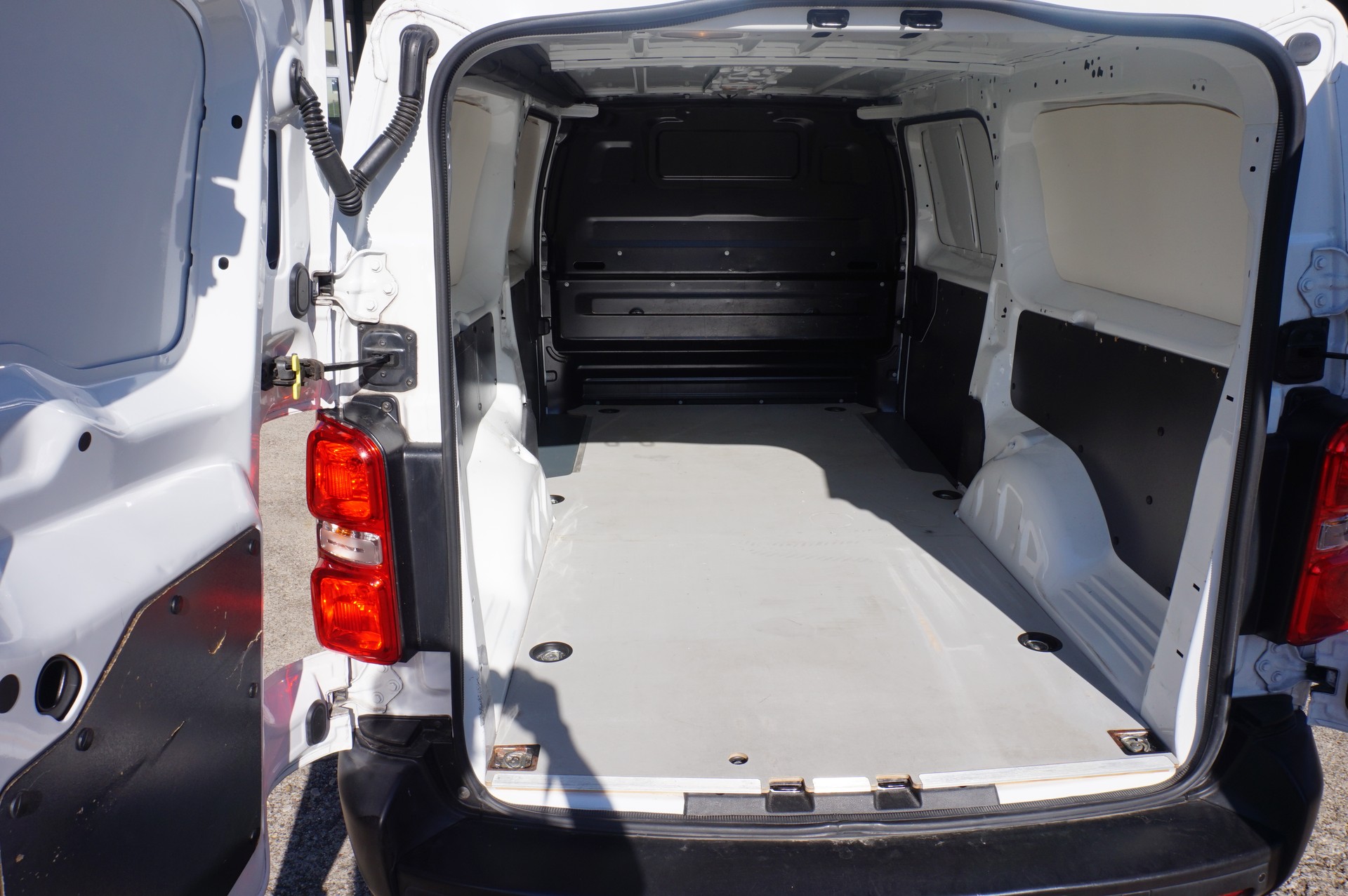 CITROEN Jumpy 2.0 BlueHDi 120 XL Club-image-5