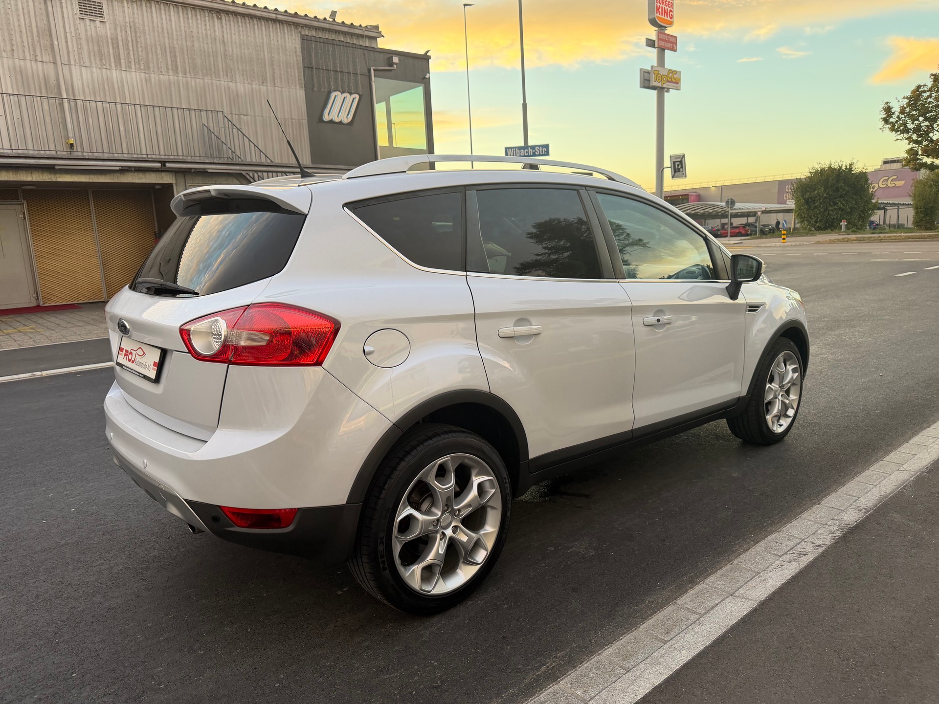 FORD Kuga 2.5 Turbo Titanium 4WD Automatic-image-4