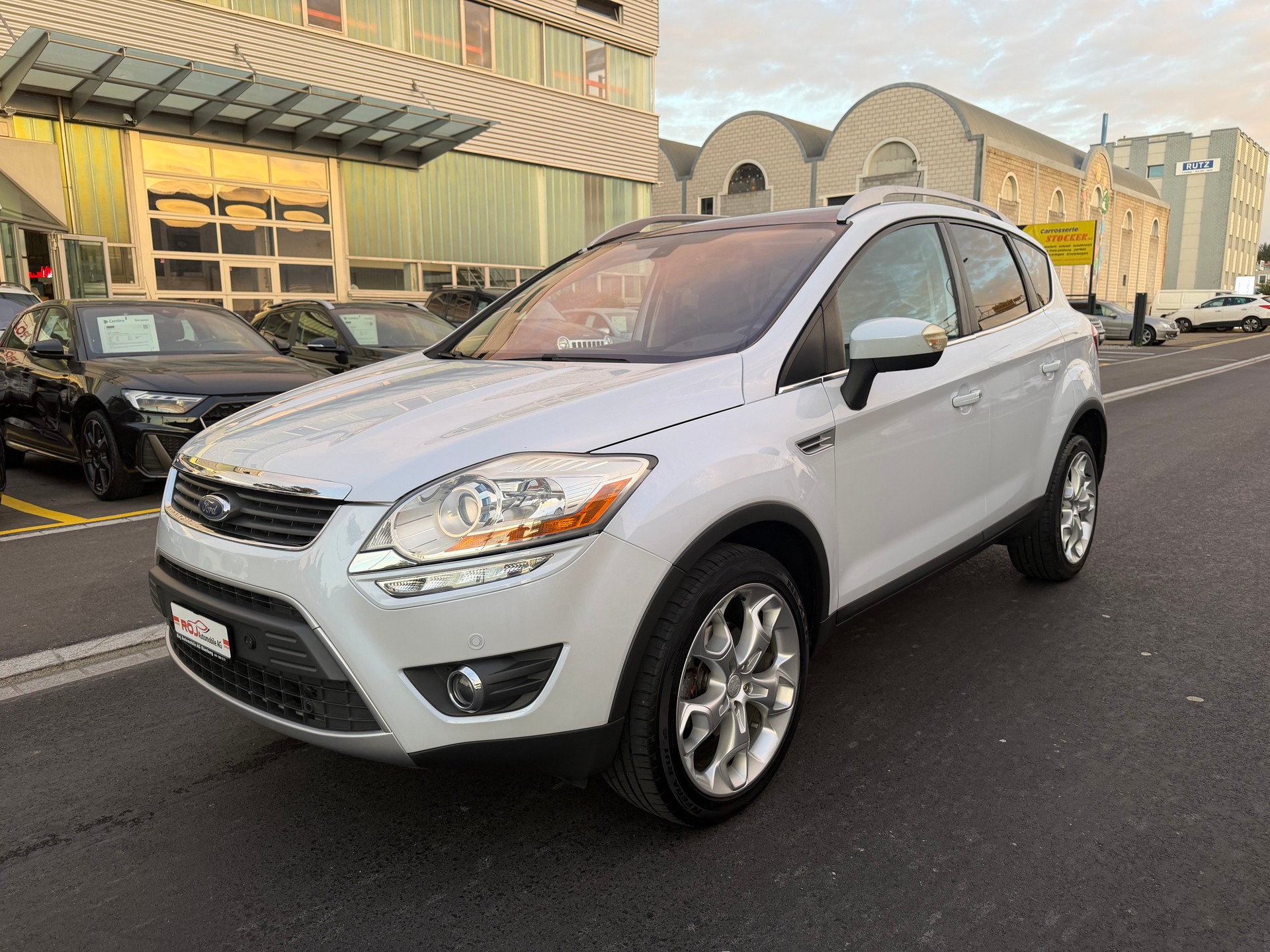 FORD Kuga 2.5 Turbo Titanium 4WD Automatic-image-1
