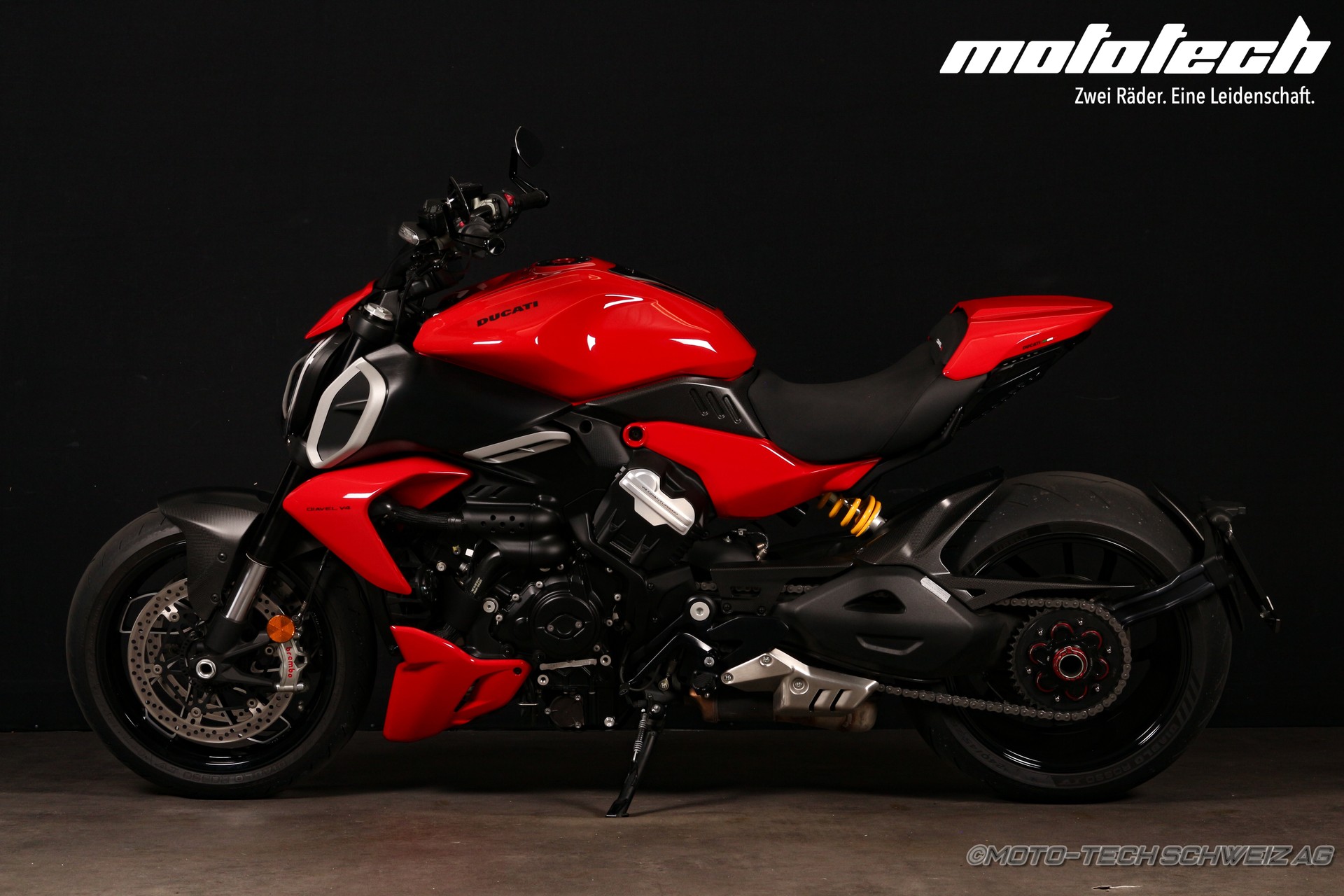 DUCATI Diavel V4-showroom-element-3